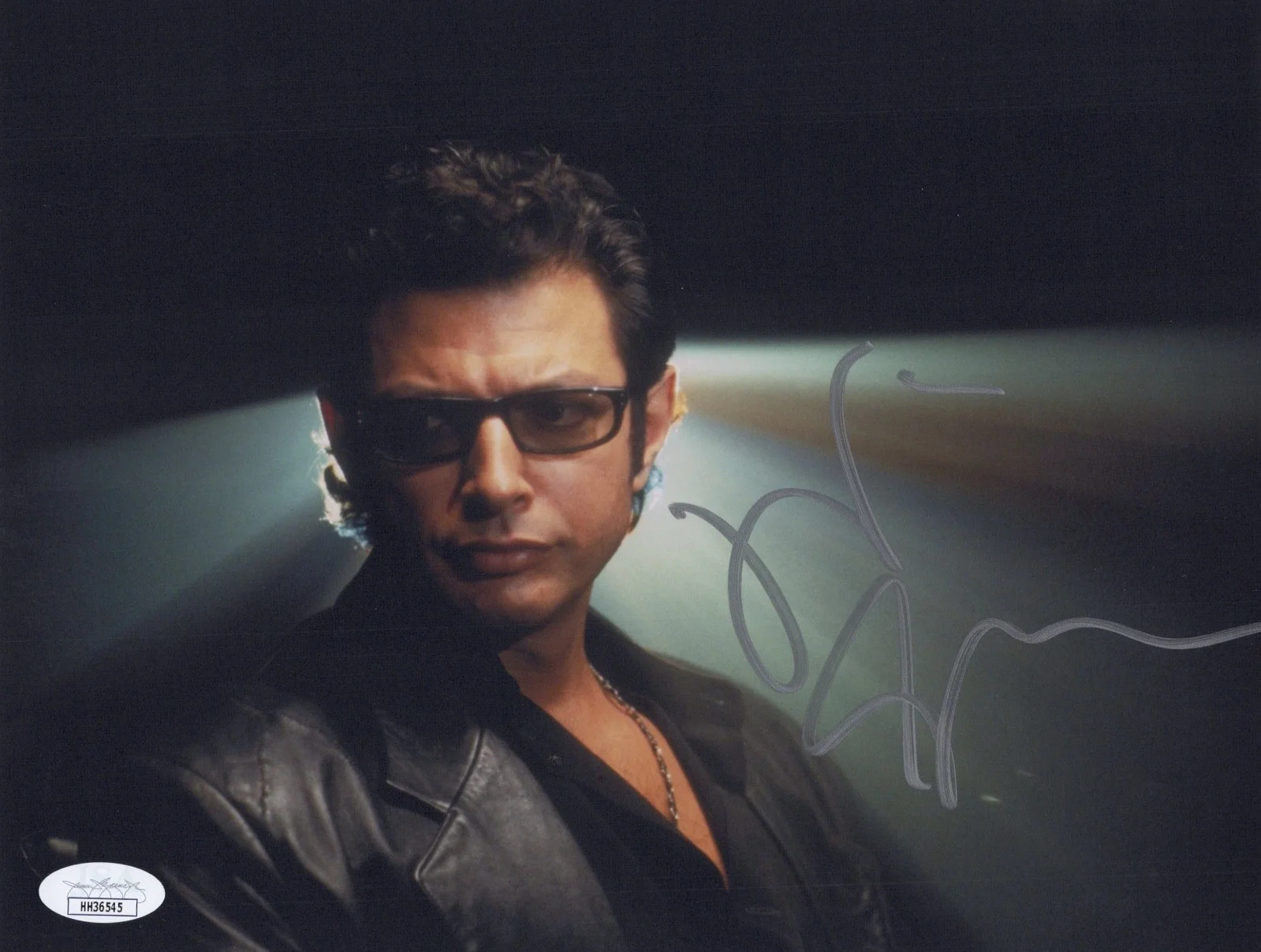 JEFF GOLDBLUM — JEFF GOLDBLUM Authentic Hand-Signed "JURASSIC PARK" 8x10 Photo (JSA/ COA)