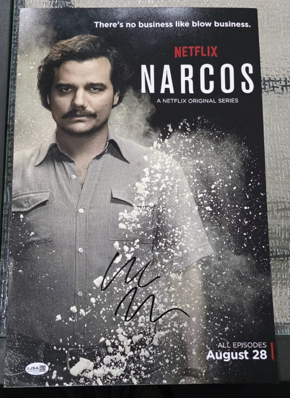 WAGNER MOURA — Wagner Moura signed "NARCOS" 12x18 Photo movie poster Pablo Escobar COA jsa