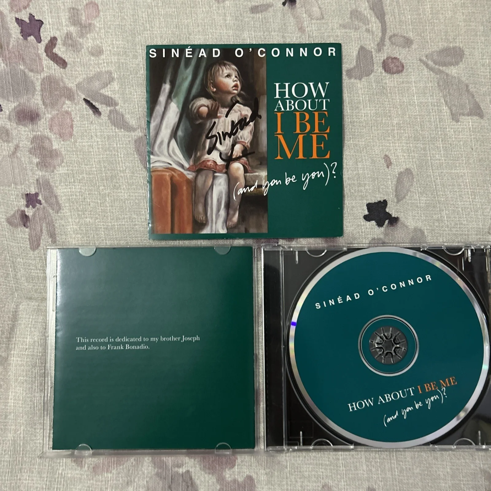 Signed Sinéad O’Connor CD insert and CD, How About I Be Me (And You Be You)?, изображение 4