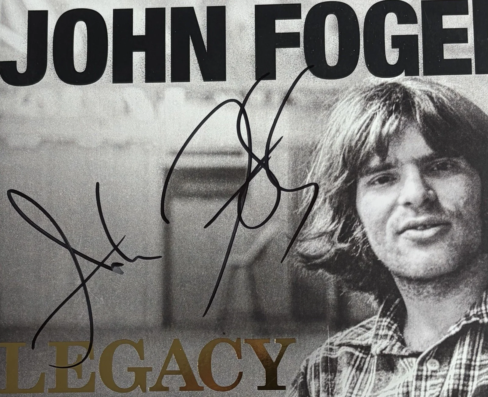 JOHN FOGERTY SIGNED LEGACY ALBUM CREEDENCE CLEARWATER REVIVAL BAS COA AUTOGRAPH, изображение 2
