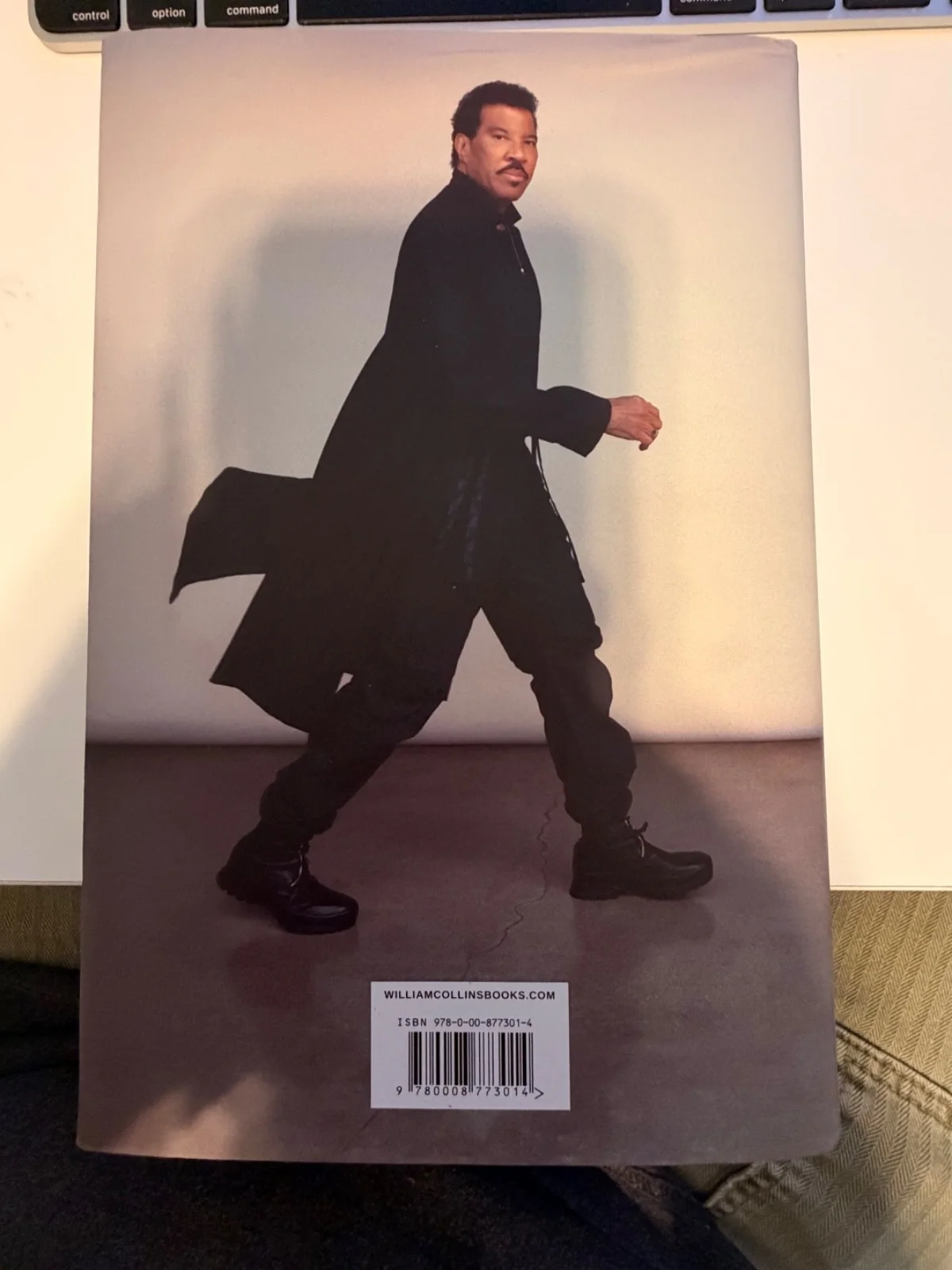 AUTOGRAPHED Lionel Richie SIGNED Book TRULY AUTOGRAPH Hardcover American Idol, image 3
