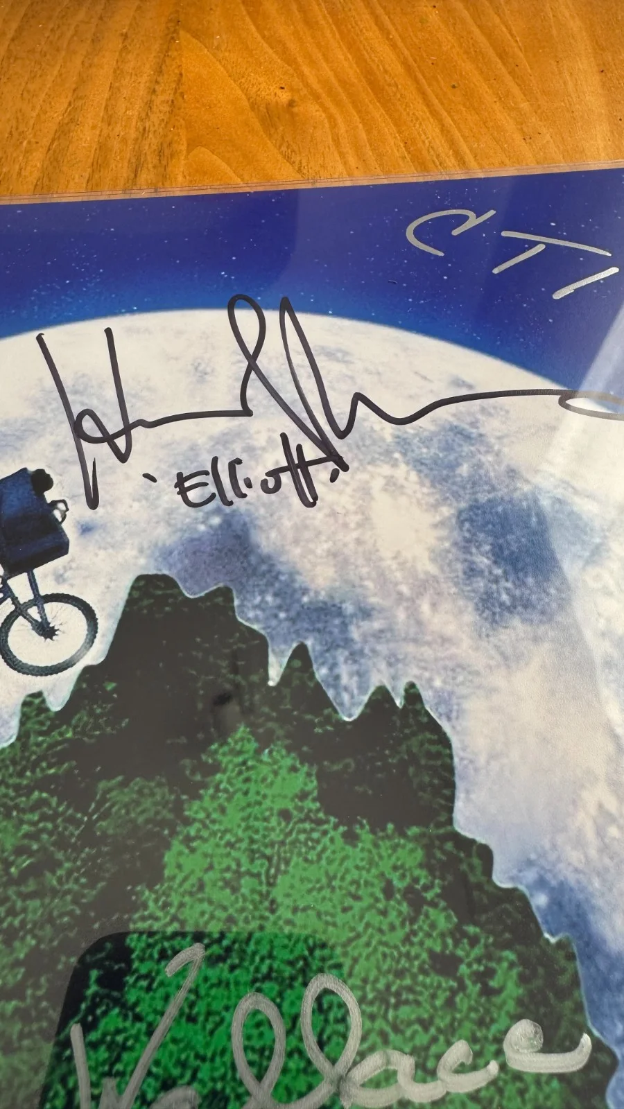 Henry Thomas — E.T. The Extra-Terrestrial 11x14 Mini Poster Signed x6 + JSA + Erica Eleniak, изображение 3