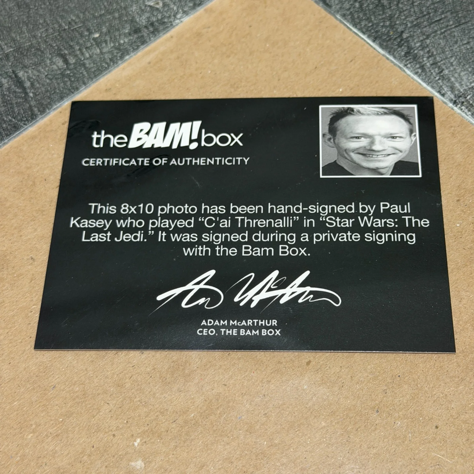 Paul Kasey — Star Wars Last Jedi Paul Kasey Signed C'ai Threnalli 8x10 Bam Box COA, image 5