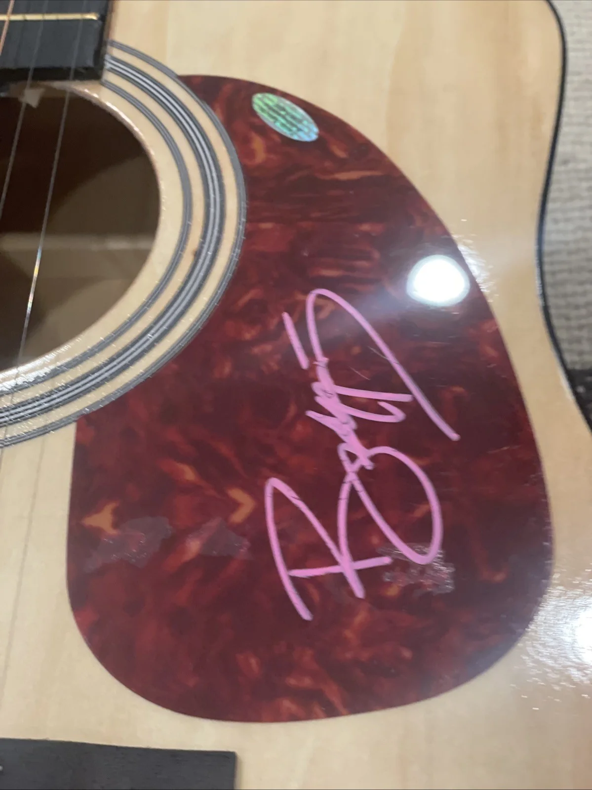 Beyonce Knowles — MAKE AN OFFER Authentic Beyoncé Knowles Signed Autographed Acoustic Guitar w/COA, image 3