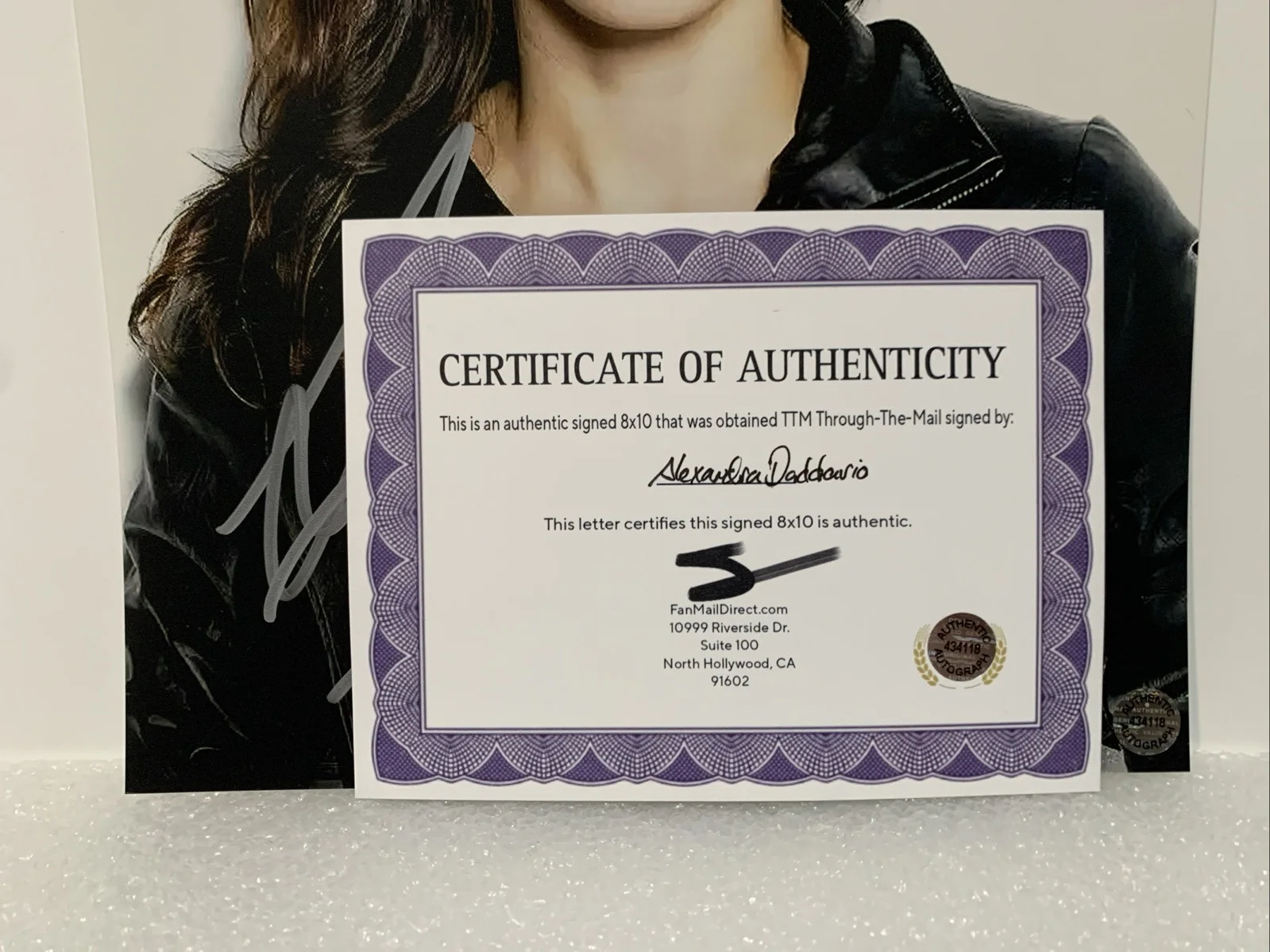 Alexandra Daddario (Actress) signed Autographed 8x10 photo - AUTO COA, изображение 2