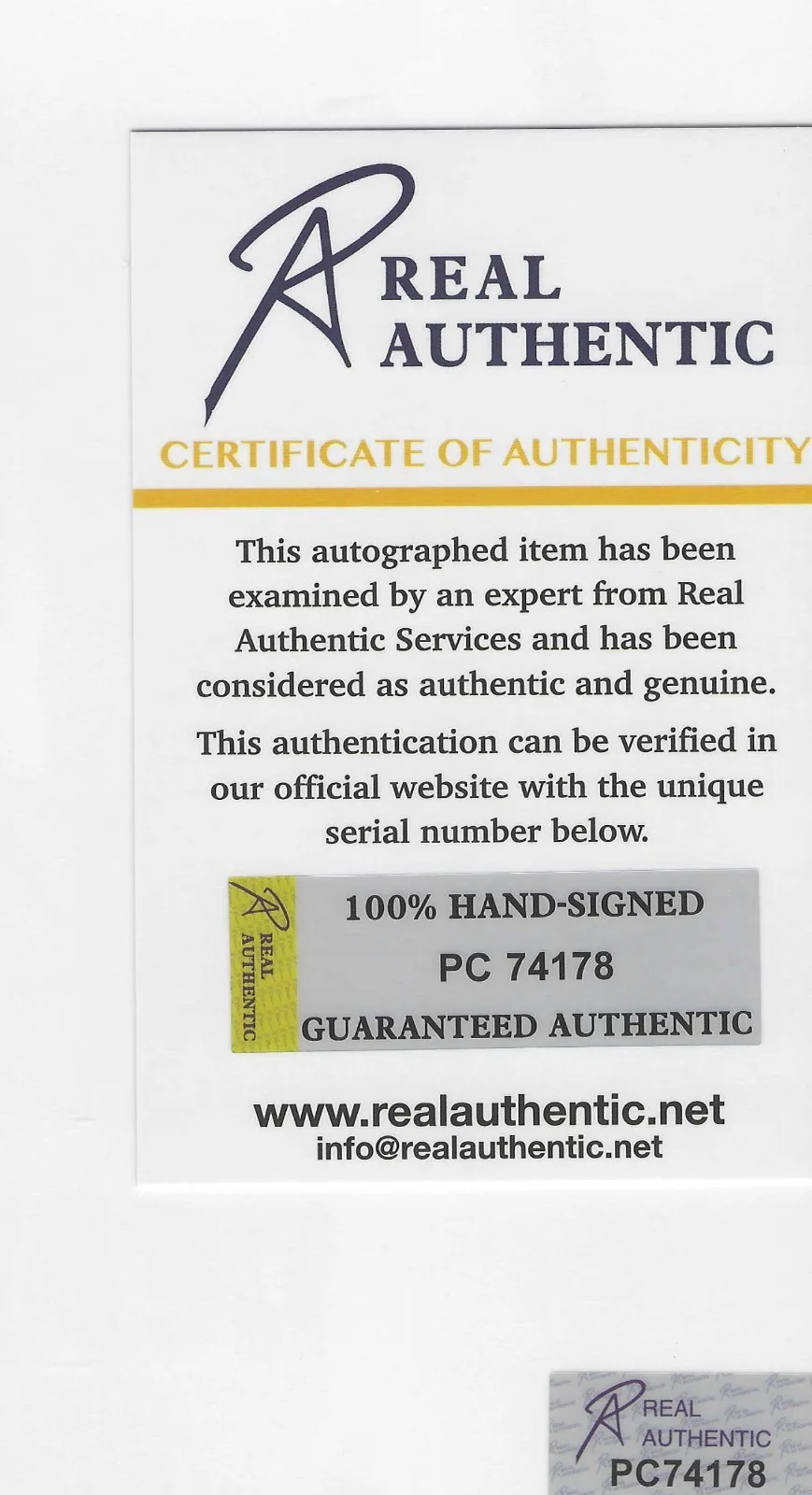 Ryan Reynolds — Hugh Jackman & Ryan Reynolds Signed as DEADPOOL & WOLVERINE with COA 8 ¼ x 11 ¾, изображение 3