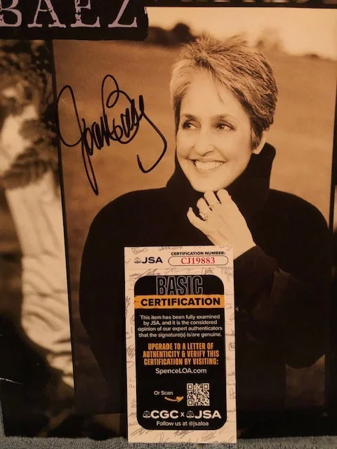 Joan Baez — SIGNED / JSA CERTIFIED Joan Baez 2000 Tour Program, изображение 2