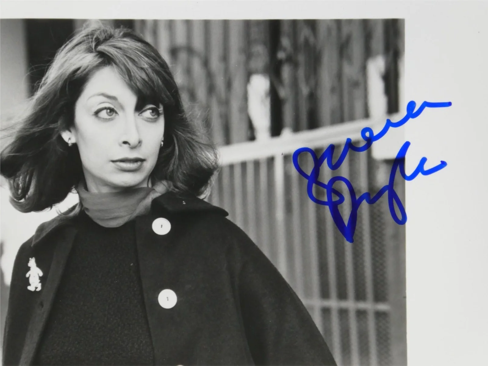 Illeana Douglas — Illeana Douglas Signed B&W 8x10 Promo Photo Grace Of My Heart Autographed, изображение 2