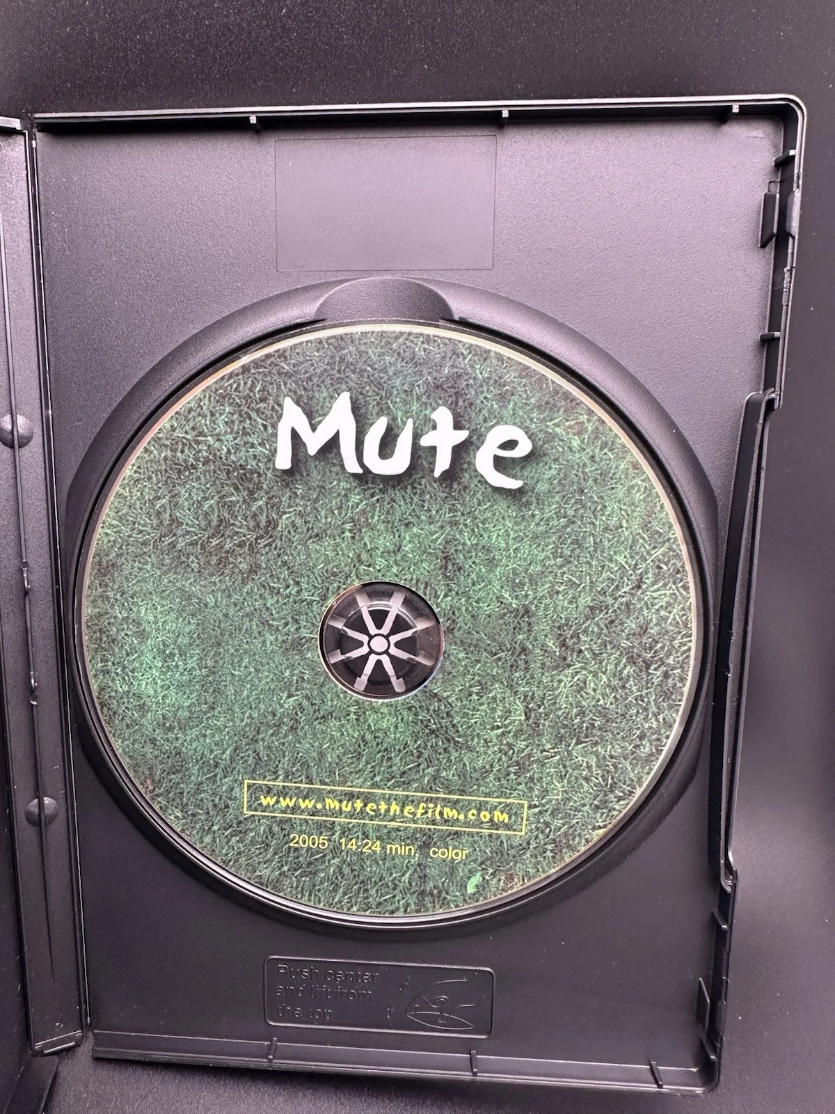 Melissa Joan Hart — Melissa Joan Hart (Actress) Signed CD MUTE ACADEMY AWARD WINNER AUTO (11), image 3