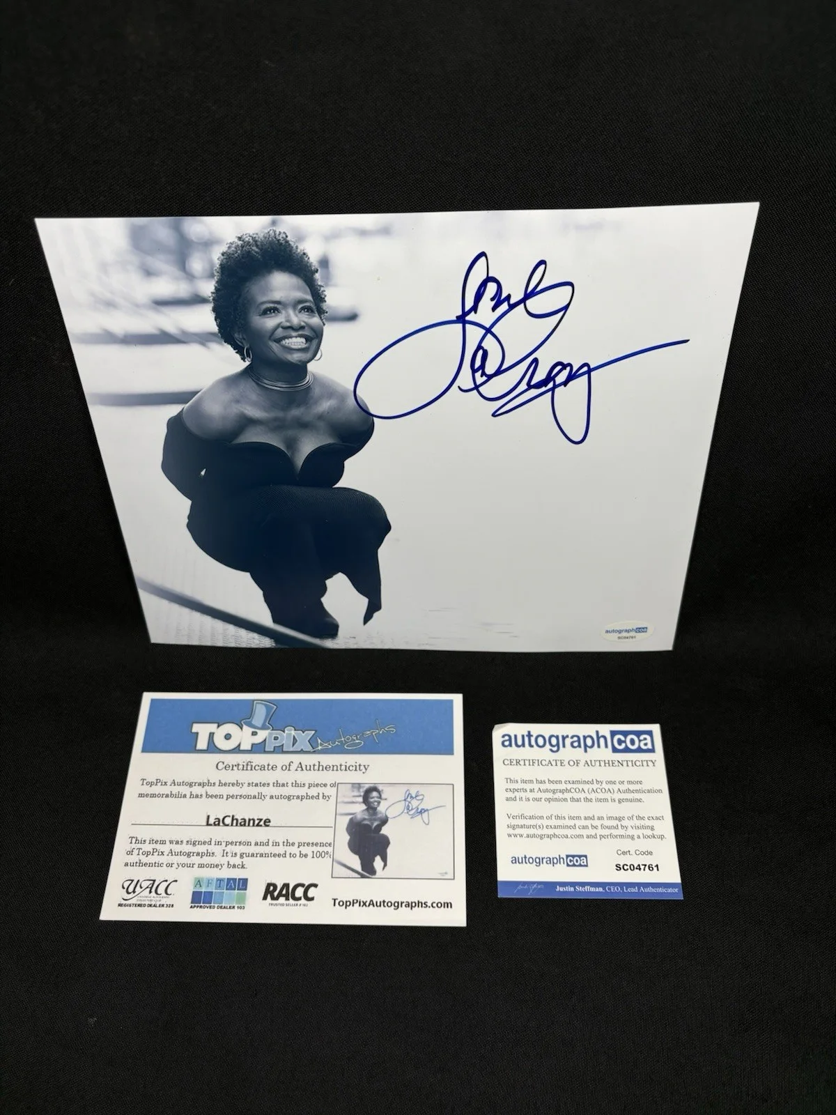 LaChanze — LaChanze AUTOGRAPH Signed 8x10 Photo COA color purple outsiders akimbo topdog