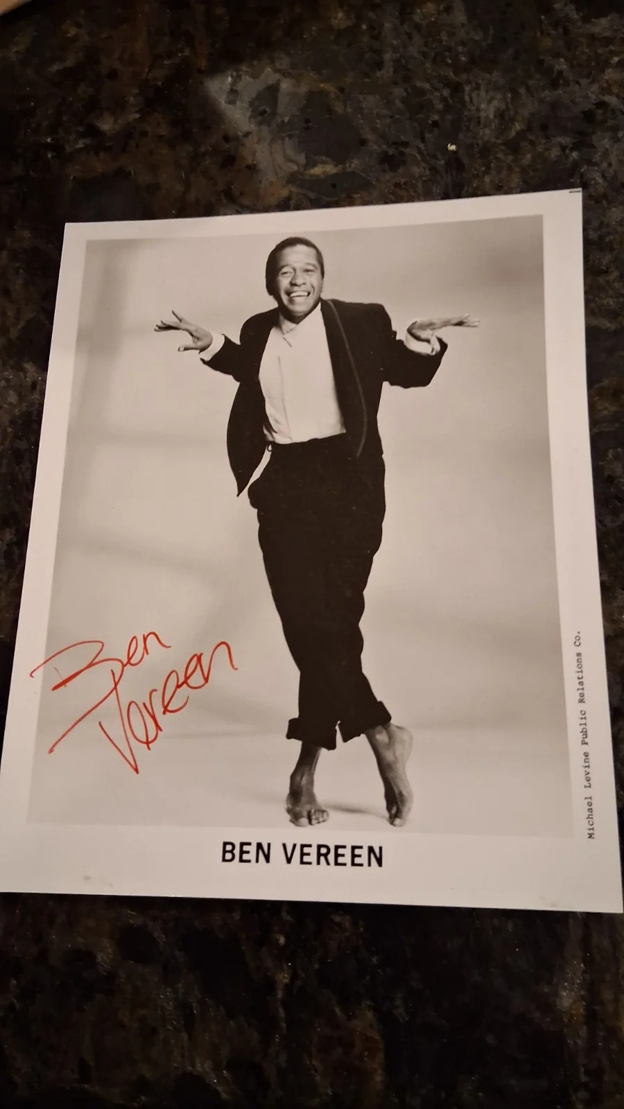 Ben Vereen — Ben Vereen signed B&W 8x10 photo