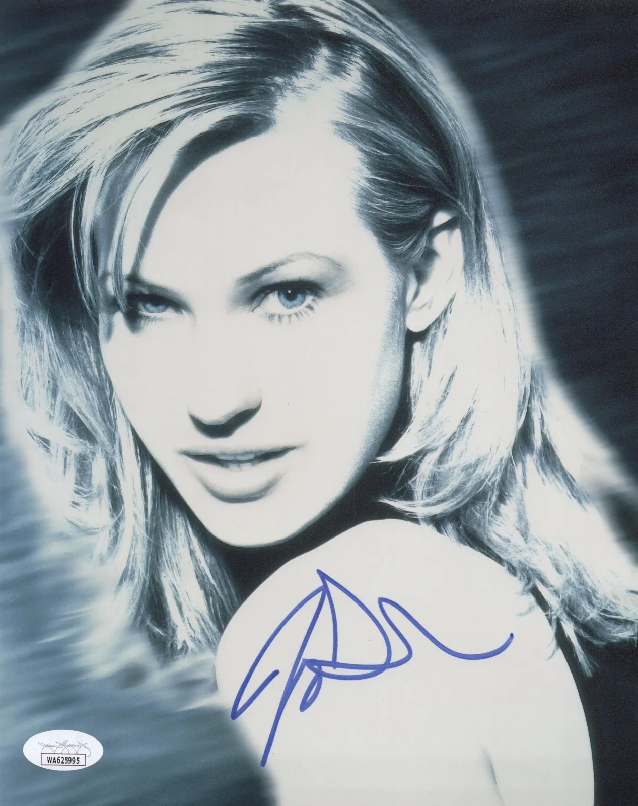 Joey Lauren Adams — Joey Lauren Adams Authentic Autographed Color 8X10 Satin Photo Chasing Amy JSA