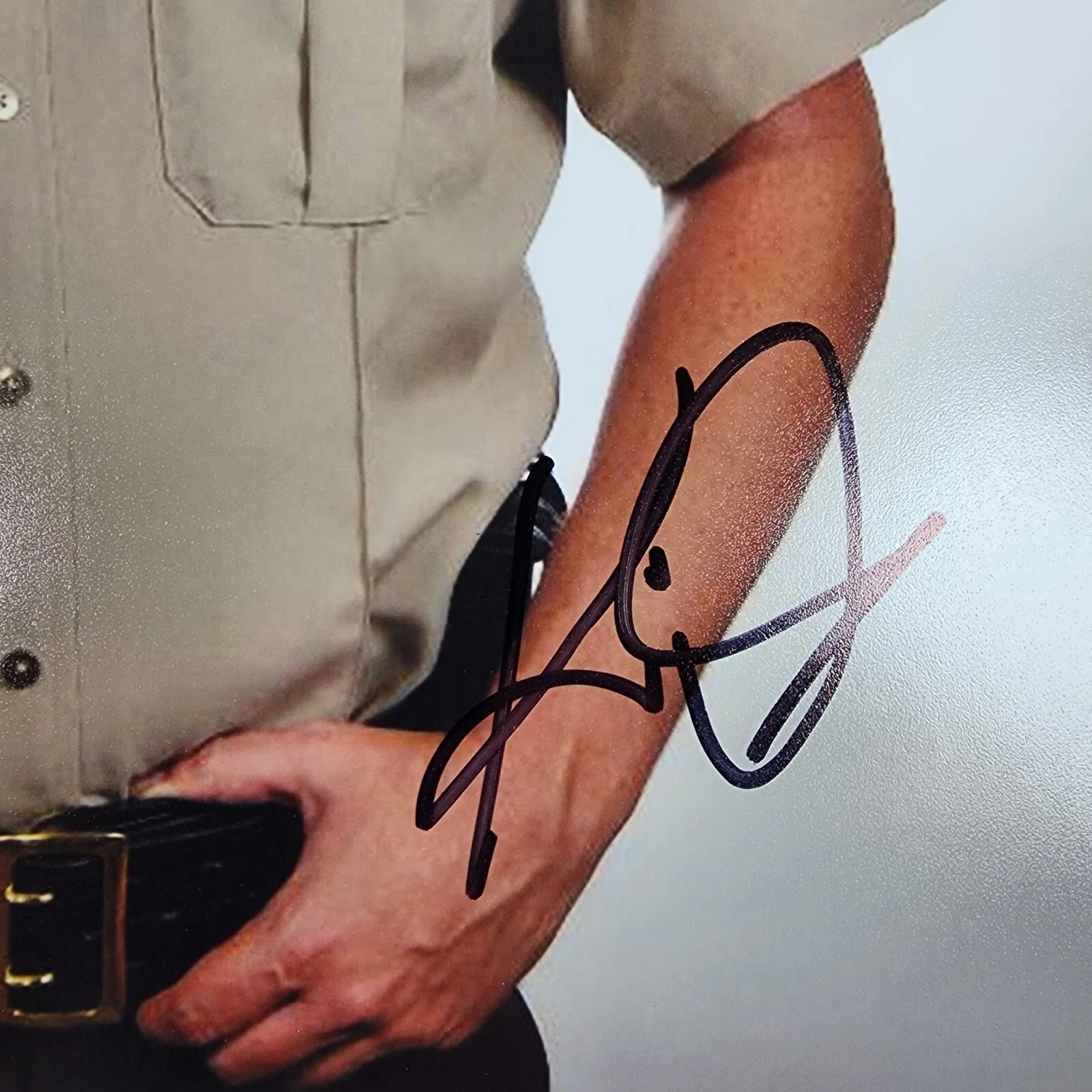 Kevin Downes — Actor Kevin Downes Signed 8x10 Autograph (No COA) Photo Picture, image 2