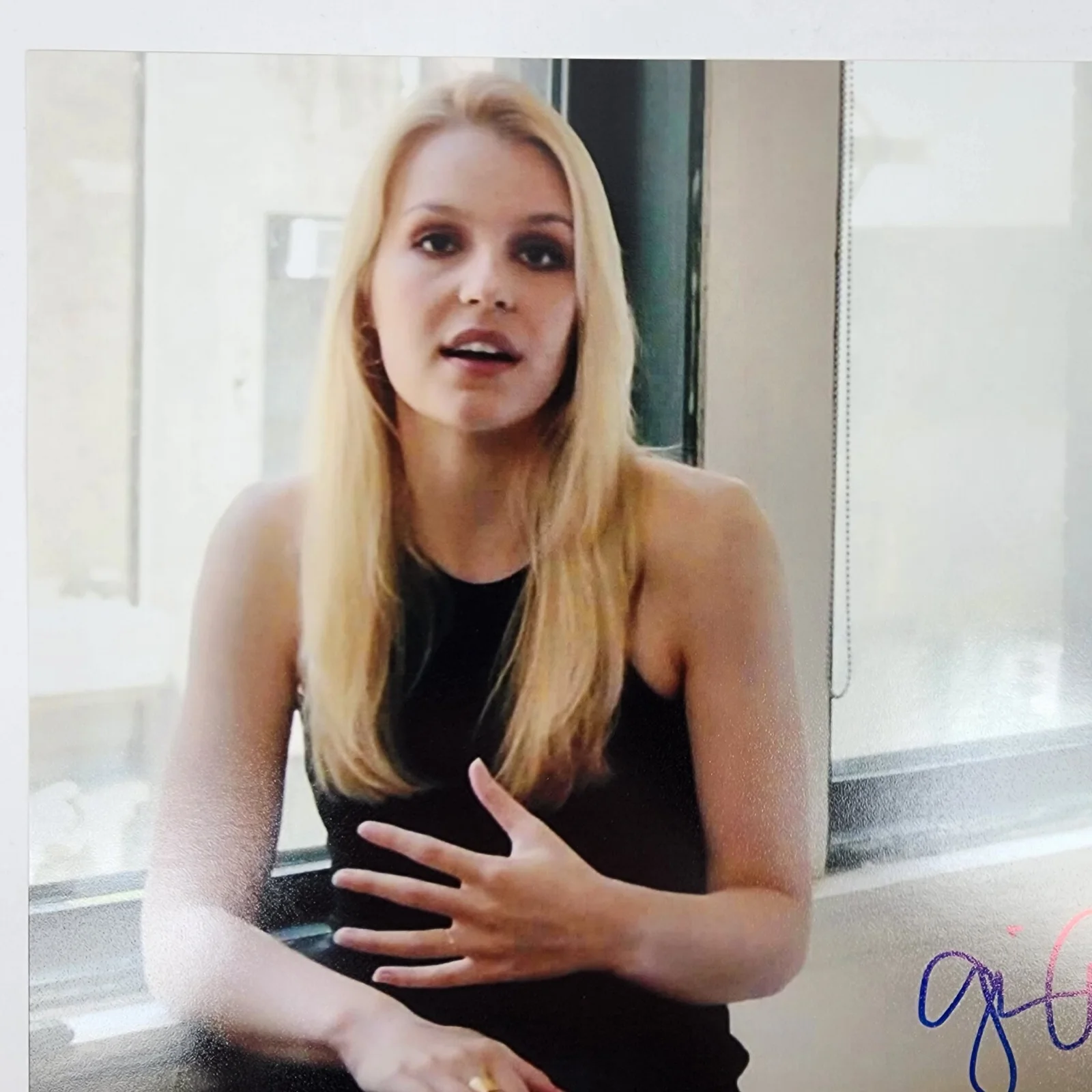 Gia Crovatin — Actress Gia Crovatin Signed 8x10 Autograph (No COA) Photo Picture, изображение 3