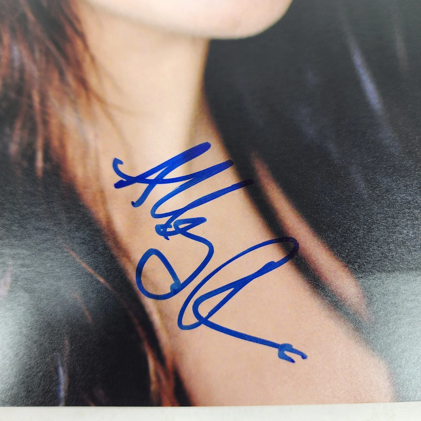Allegra Riggio — Actress/TV Personality Allegra Riggio Signed 8x10 Autograph (No COA) Picture, изображение 2