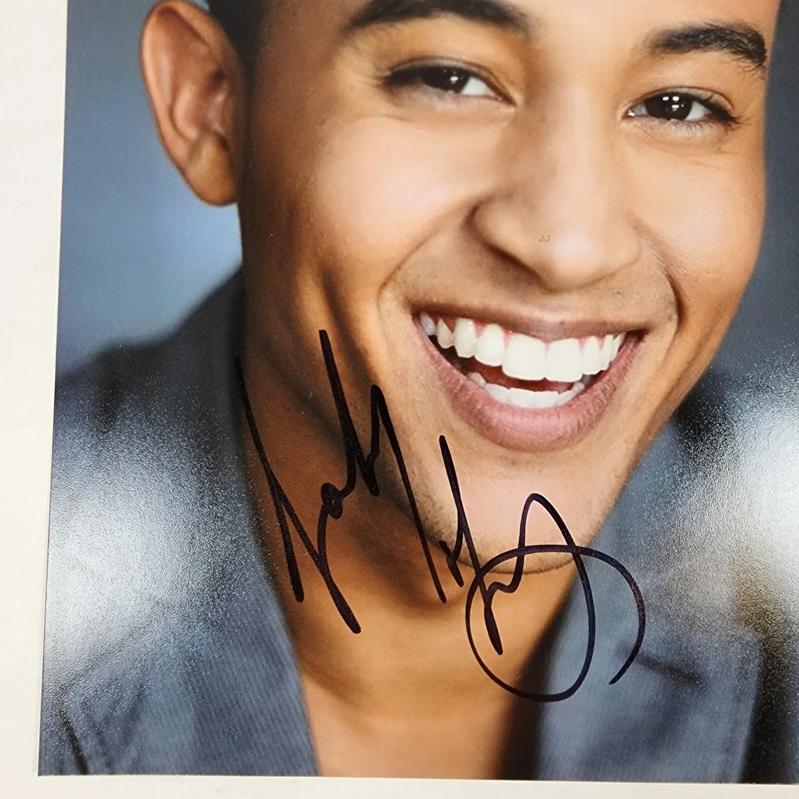 Tahj Mowry — 'Smart Guy' Actor/Singer Tahj Mowry Signed 8x10 Autograph (No COA) Picture, image 5