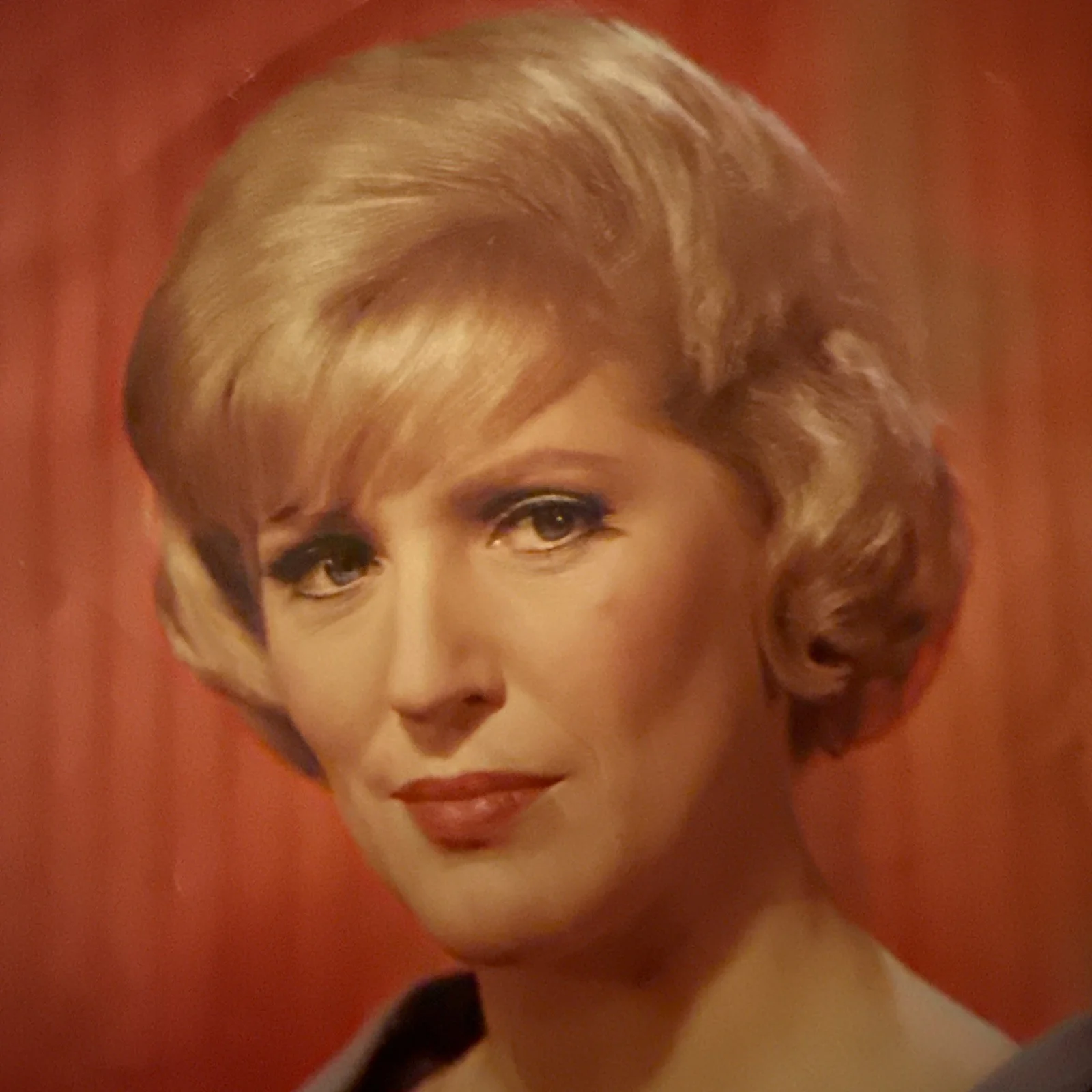 Majel Barrett — Majel Barrett as Nurse Chapel Signed 8x10 Handout Photo Star Trek TOS Inscribed, изображение 3