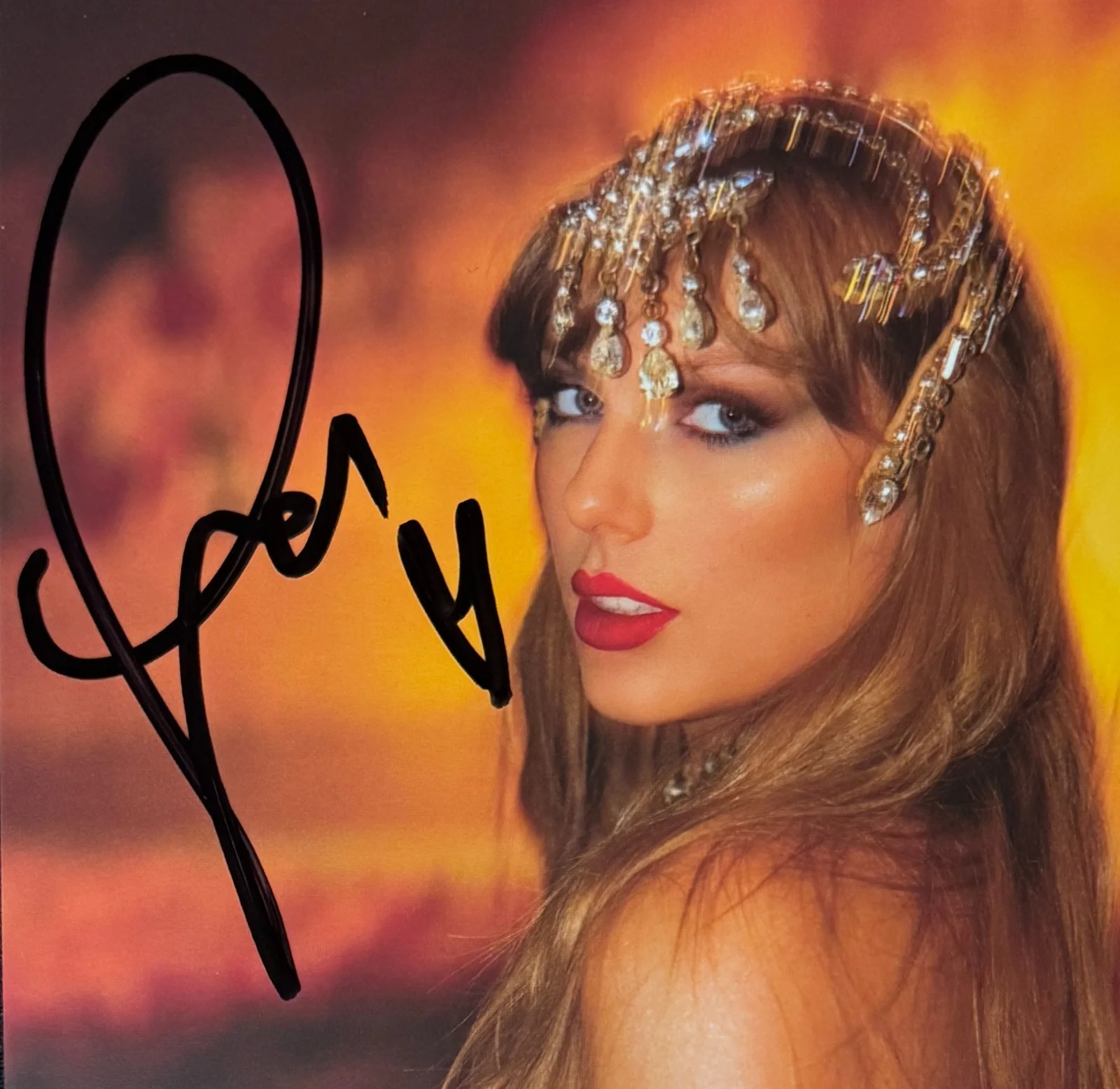 Taylor Swift The Life of a Showgirl CD Signed 4.75x4.75 Photo Art #1 - Beckett, изображение 2