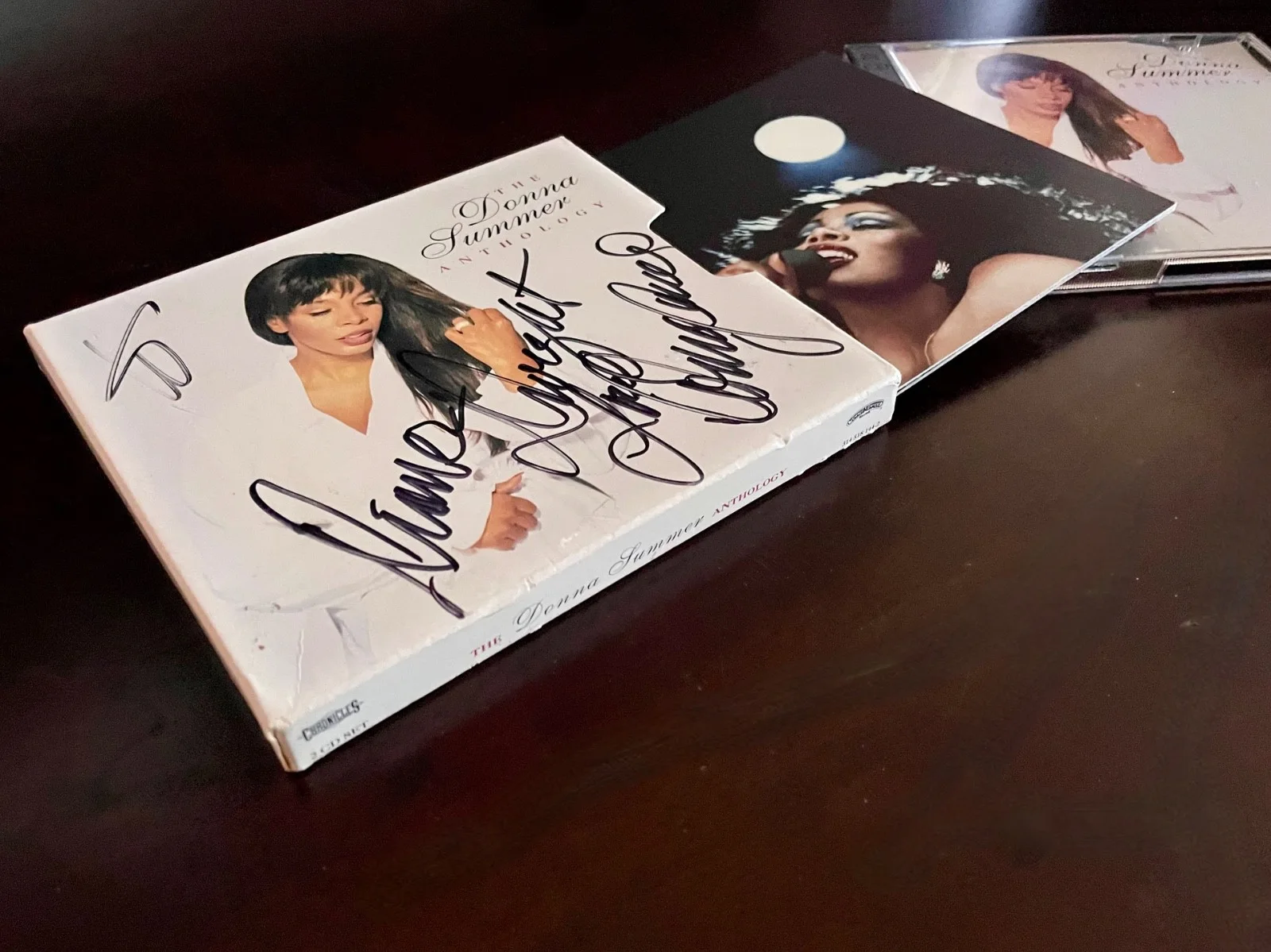 DONNA SUMMER Hand Signed Autographed 2 Set CD Cover In Person / Proof Photo, изображение 5