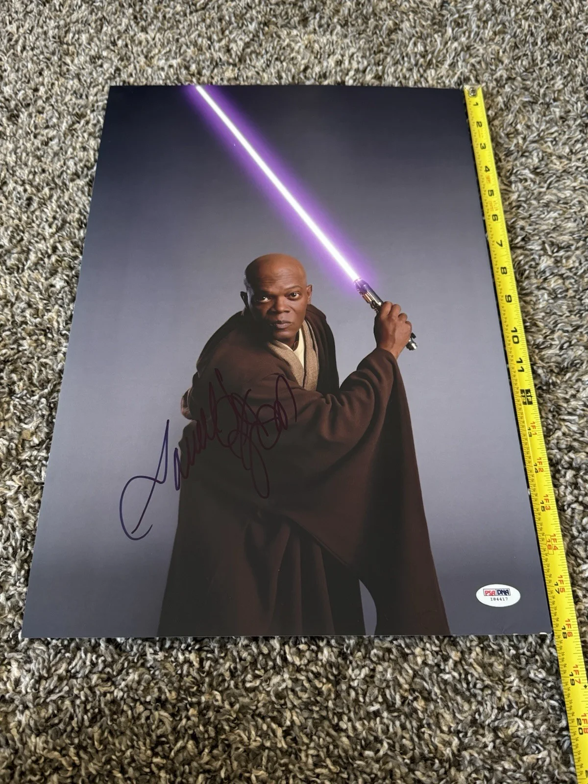 Samuel L. Jackson Autographed 12x18 Photo Star Wars Mace Windu Signed PSA DNA, изображение 2
