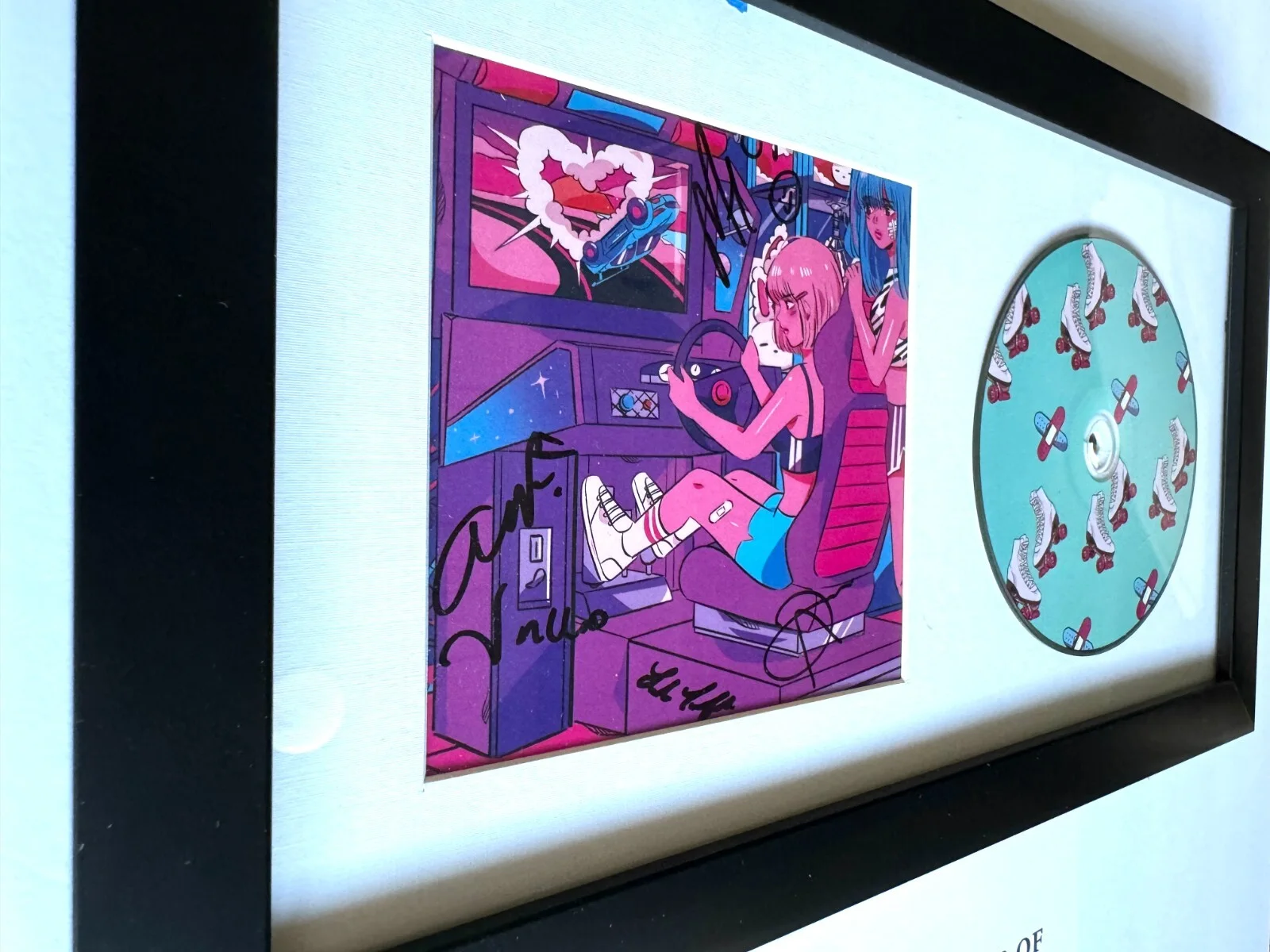 BEACH BUNNY SIGNED & FRAMED BLAME GAME CD COVER AUTOGRAPH BAS COA HONEYMOON A, изображение 2