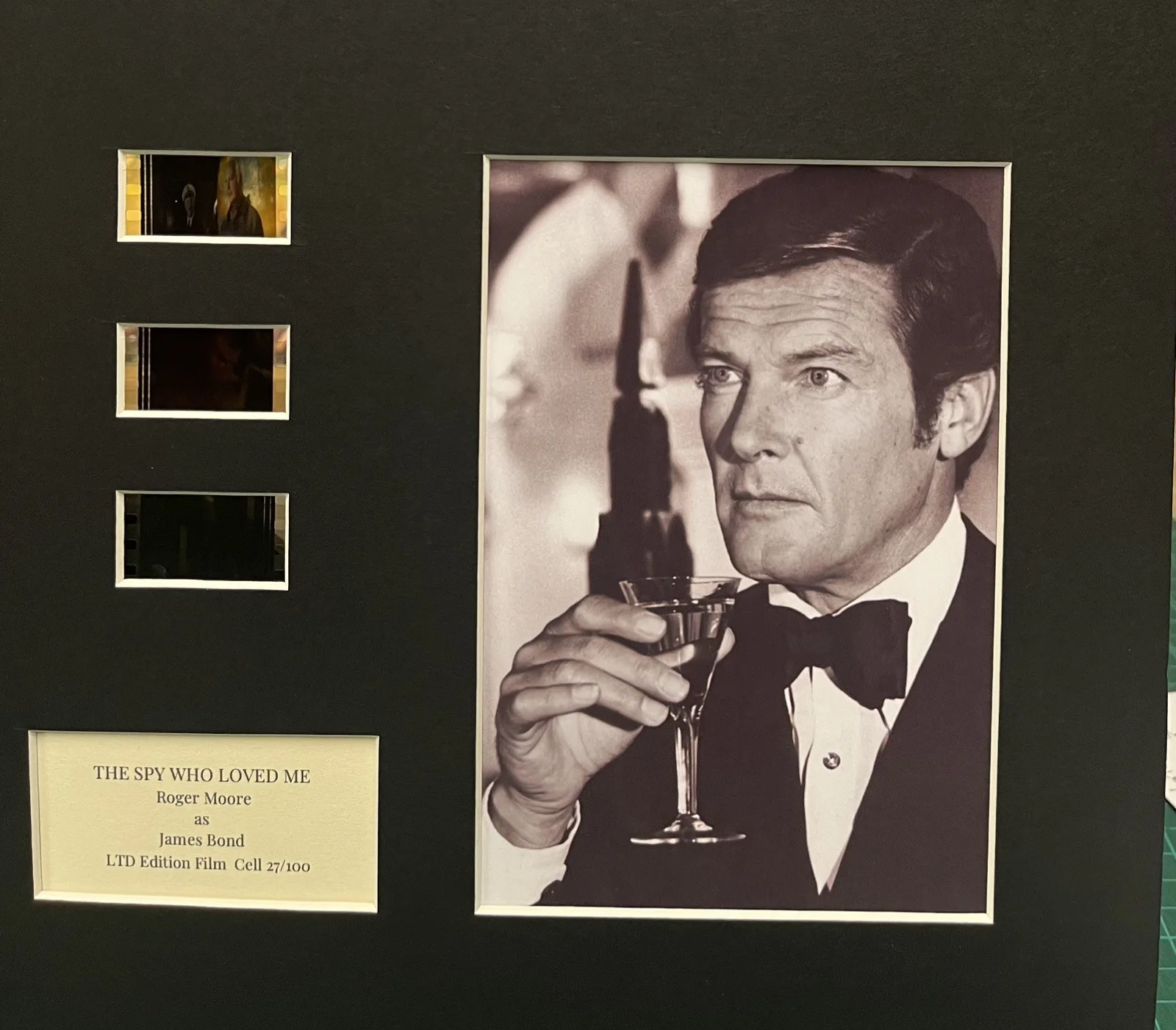 007 JAMES BOND THE SPY WHO LOVED ME. Roger Moore. 35mm Film Cell Display, image 2