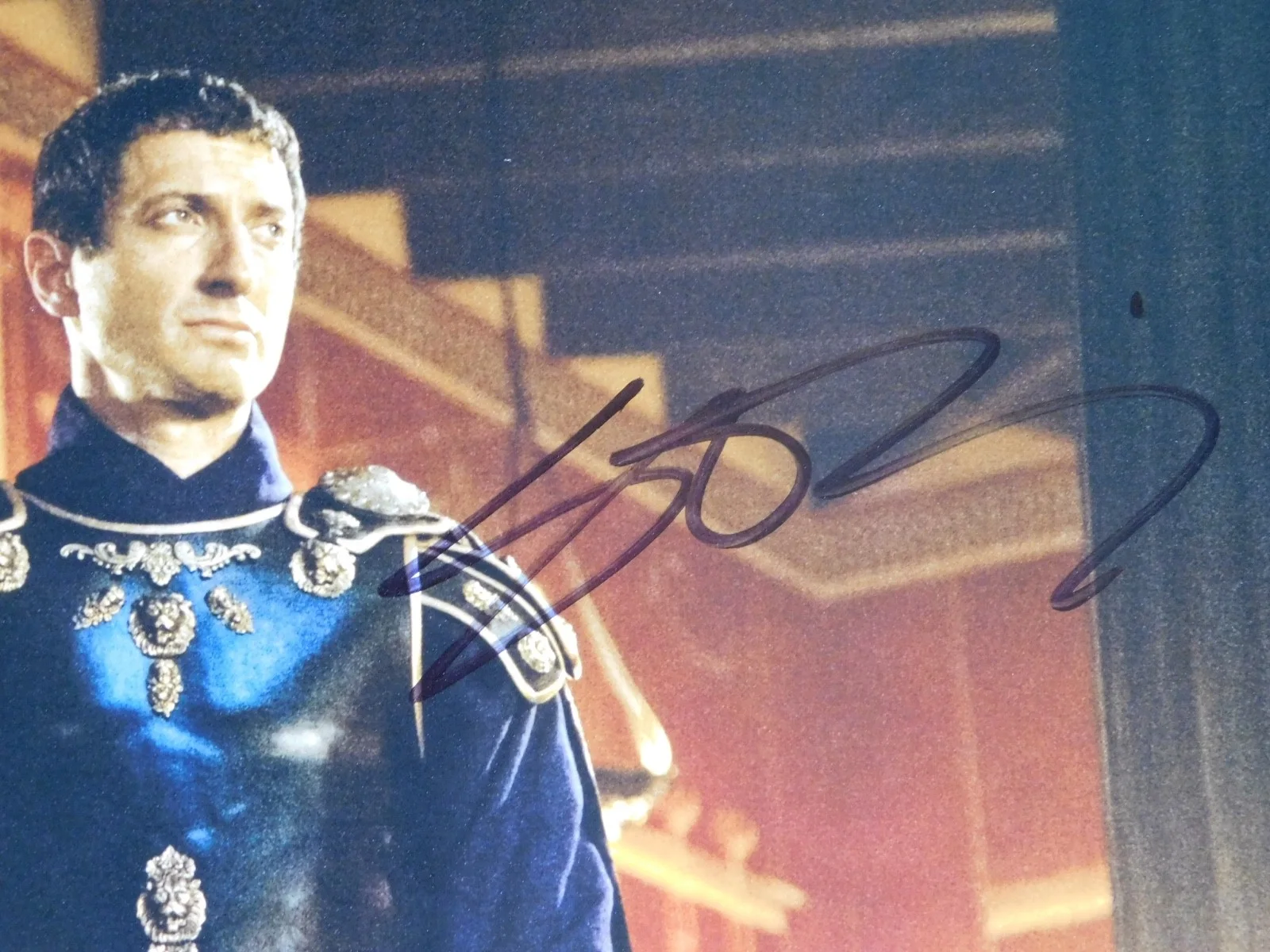 Sasha Roiz — Sasha Roiz Signed / Autographed 8x10 Photo Pompeii JSA COA, изображение 2