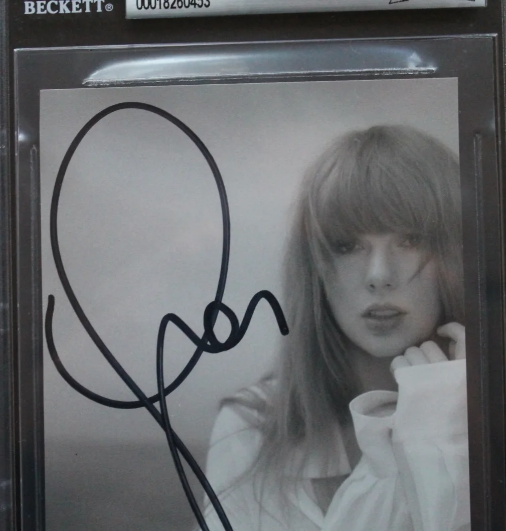 Taylor Swift STAR ERAs TOUR Auto Signed Cut Photo 4x7 Authentic Autographed BAS, изображение 2