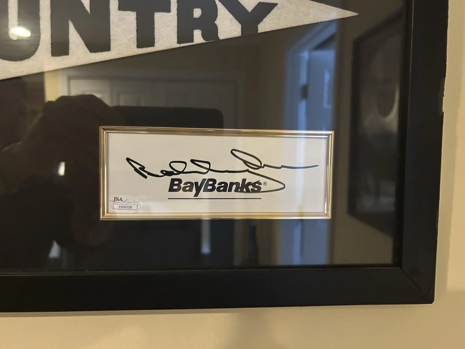 Bobby Orr — Bobby Orr Autographed Signed 33x15 Framed Pennant Boston Bruins Bay Banks JSA, изображение 5