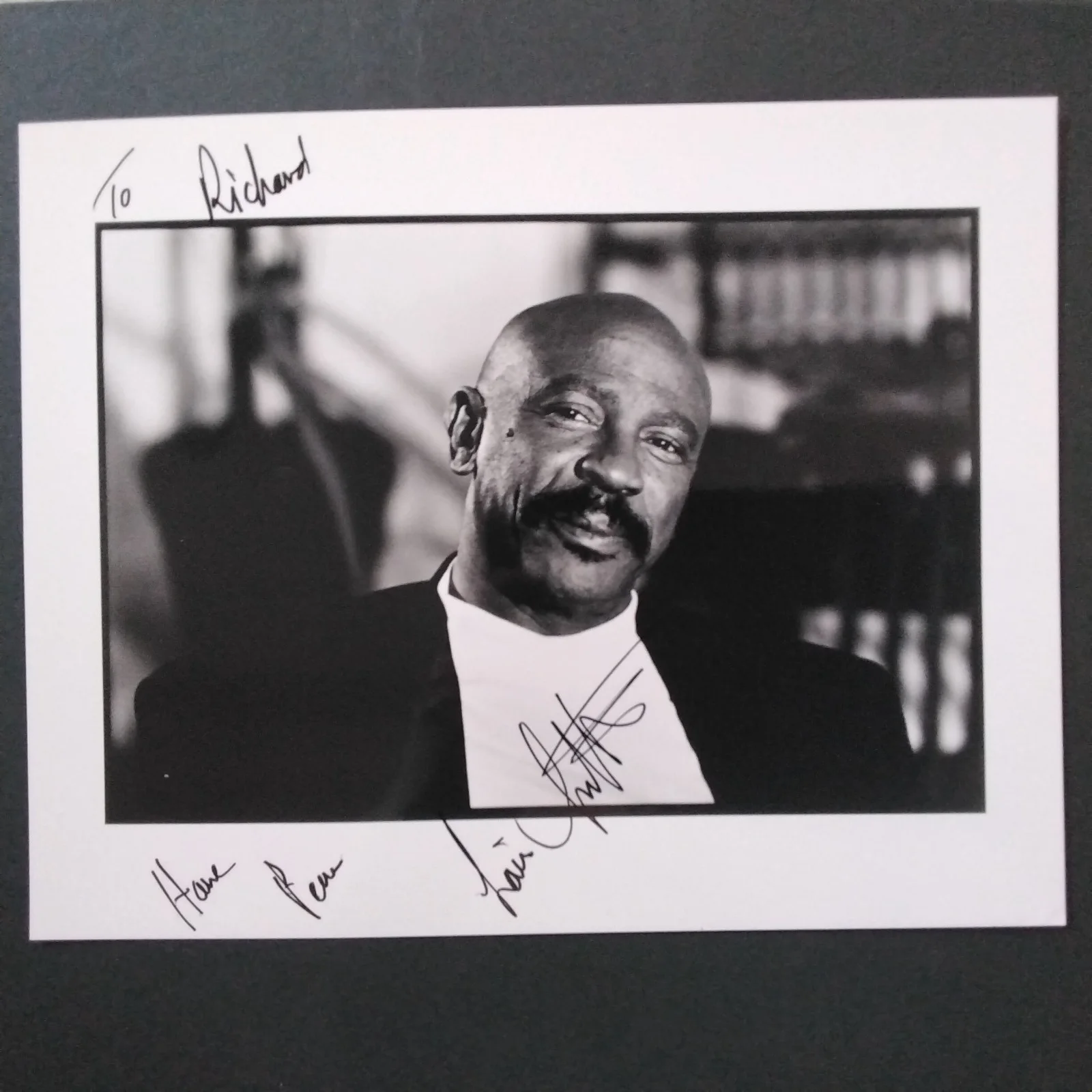 Louis Gossett Jr SIGNED Photo Movie Actor Officer & a Gentleman Roots Enemy Mine, изображение 2