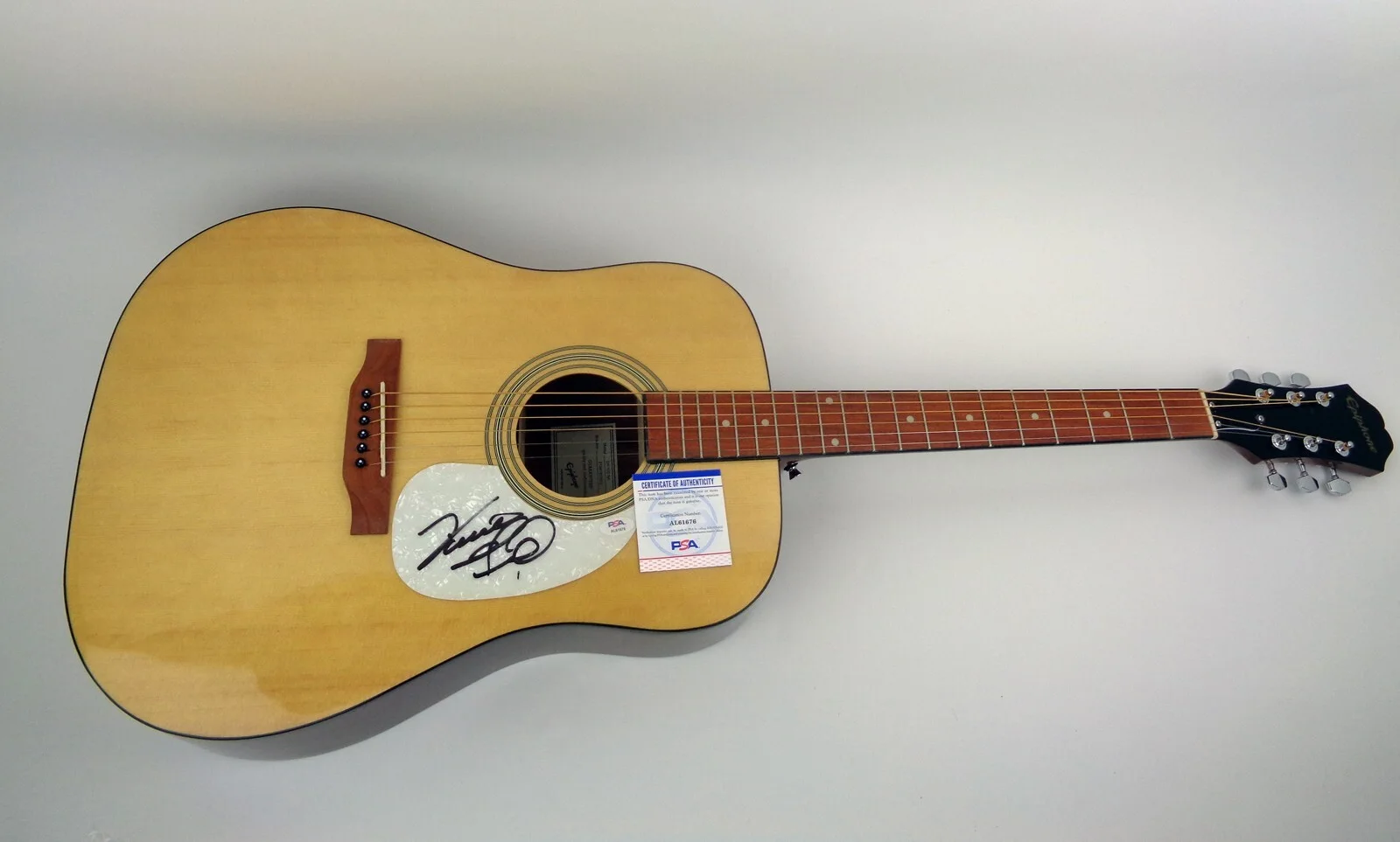 Vince Gill — Vince Gill Country Legend Signed Autograph Epiphone Acoustic Guitar PSA/DNA COA, image 3