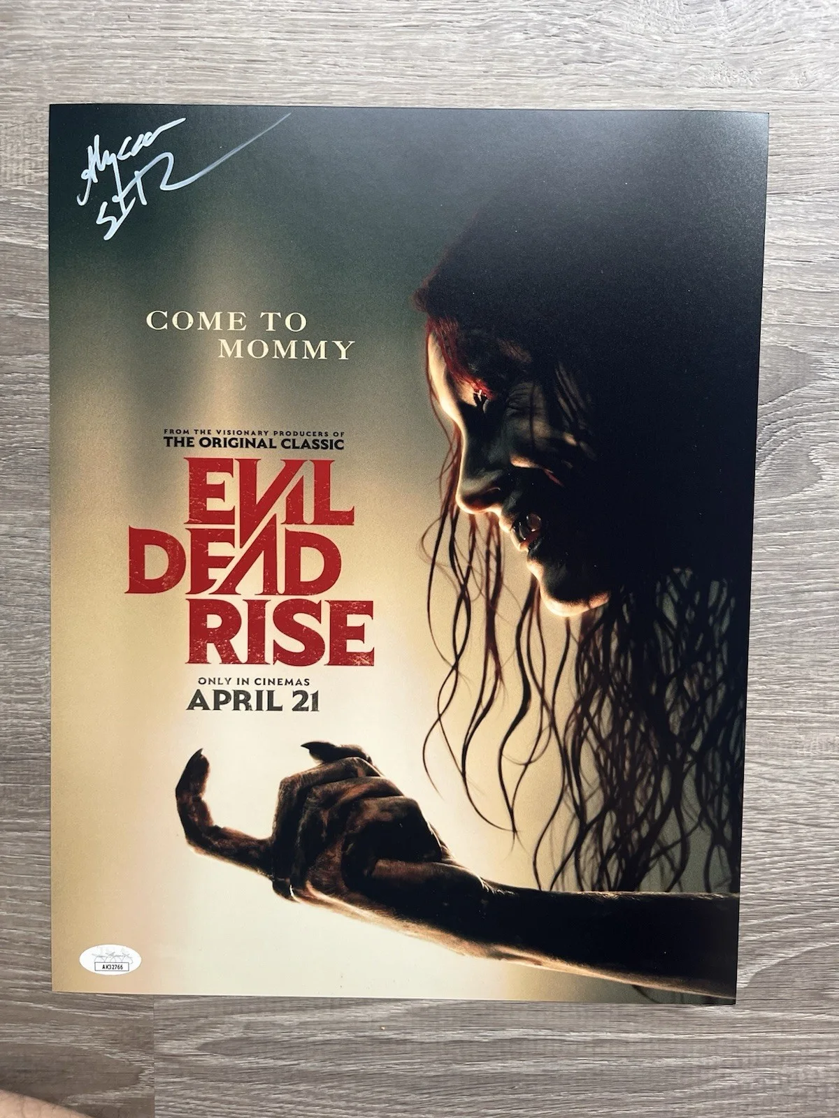 Alyssa Sutherland — Alyssa Sutherland Signed Evil Dead Rise 11x14 Photo JSA COA Ellie Horror Auto, image 2