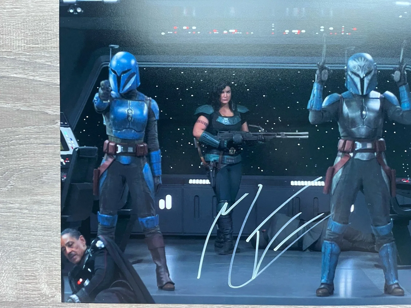 Mercedes Varnado — Mercedes Varnado Signed Mandalorian 11x14 Photo SWAU COA Star Wars Sasha Banks, изображение 3