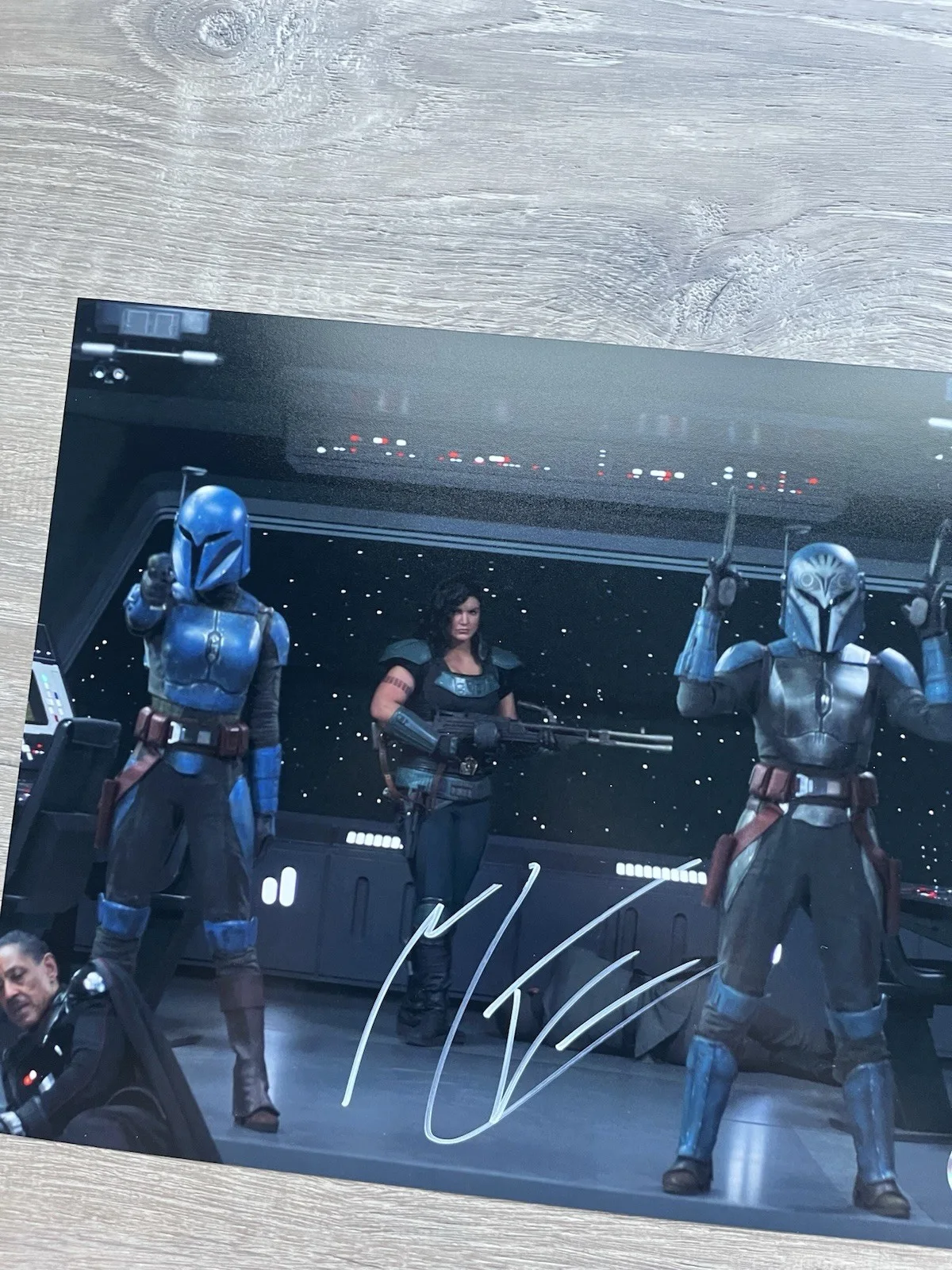 Mercedes Varnado — Mercedes Varnado Signed Mandalorian 11x14 Photo SWAU COA Star Wars Sasha Banks, изображение 5