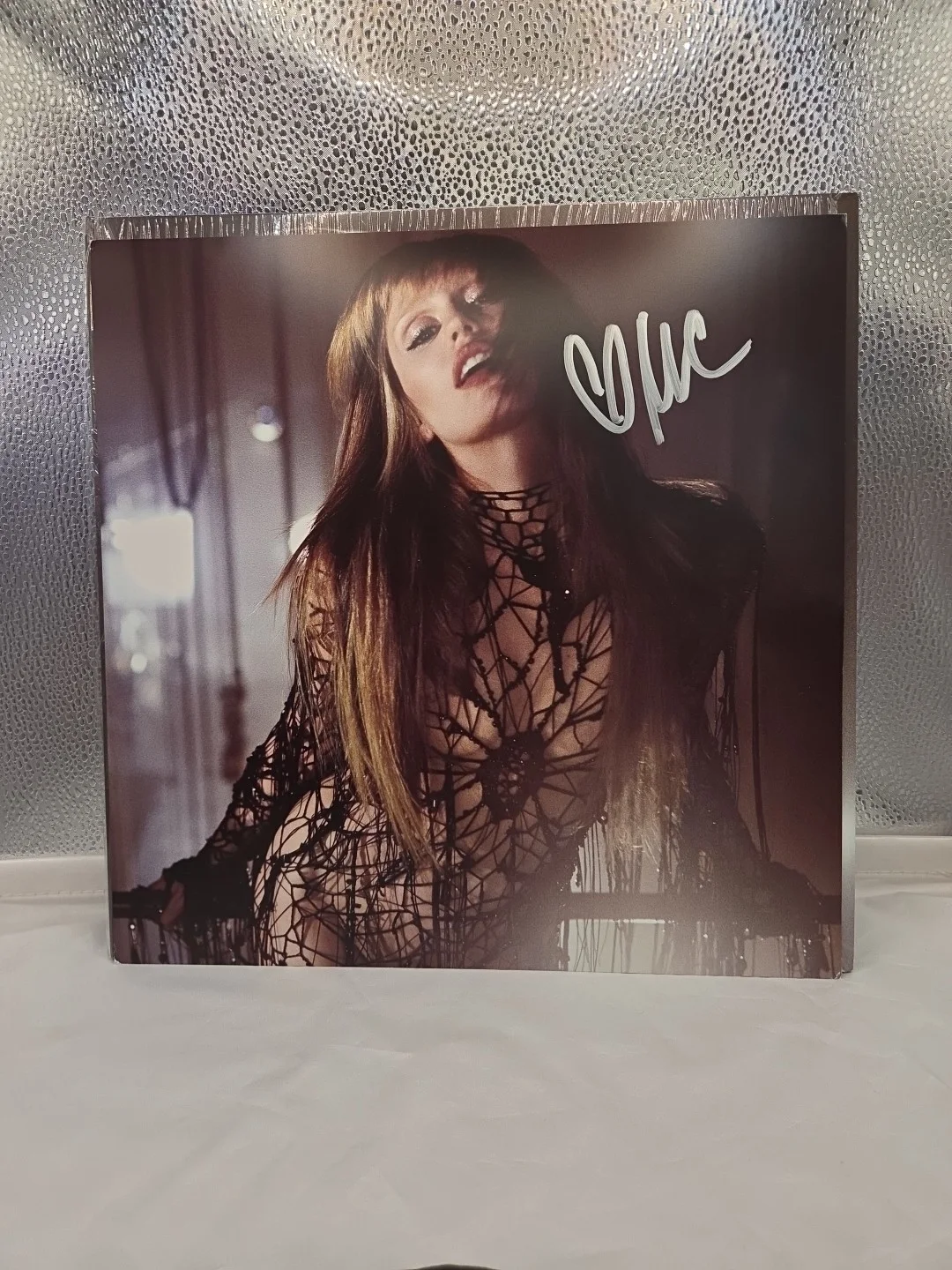Miley Cyrus Something Beautiful Sea Blue Exclusive Vinyl + Signed Insert, image 3