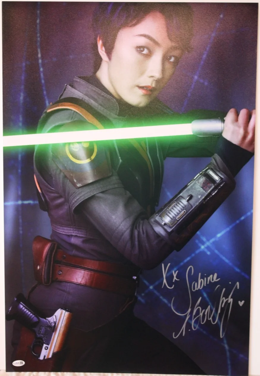 Natasha Liu Bordizzo — Natasha Liu Bordizzo Signed 20x30 Photo Ahsoka “Sabine” Autograph JSA COA Star W, изображение 2