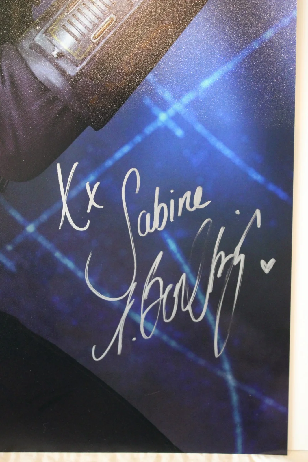 Natasha Liu Bordizzo — Natasha Liu Bordizzo Signed 20x30 Photo Ahsoka “Sabine” Autograph JSA COA Star W, изображение 3