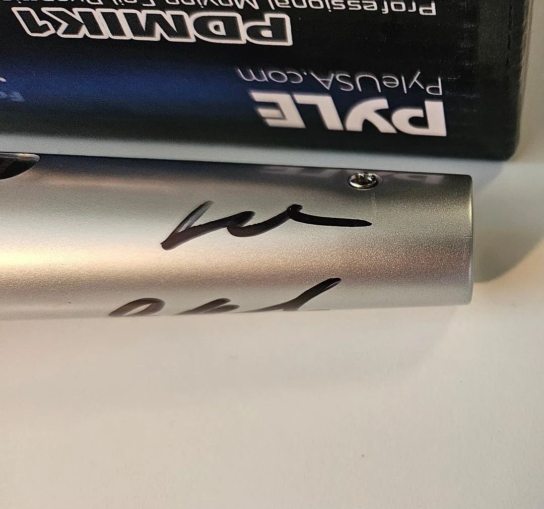 Sheena Easton — SHEENA EASTON SIGNED MICROPHONE MIC "LOVE" INS. RARE AUTO PROOF, image 3