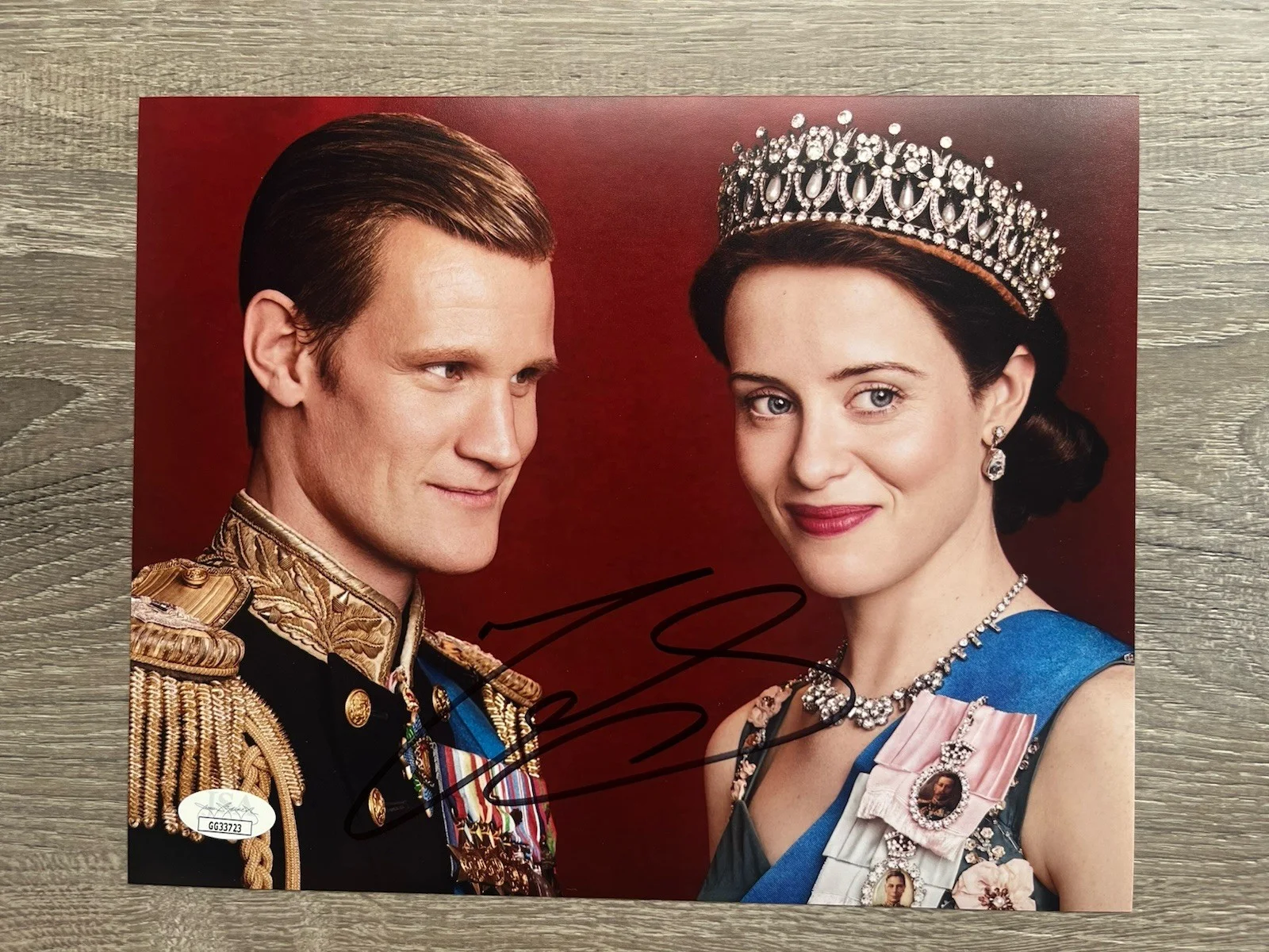 Matt Smith — Matt Smith Signed The Crown 8x10 Photo JSA COA Prince Philip Doctor Who, изображение 2
