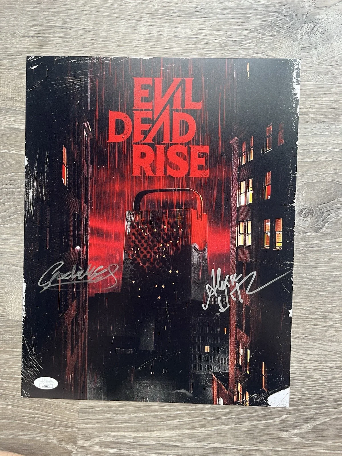 Alyssa Sutherland Gabrielle Echols Signed Evil Dead Rise 11x14 Photo JSA COA, image 2