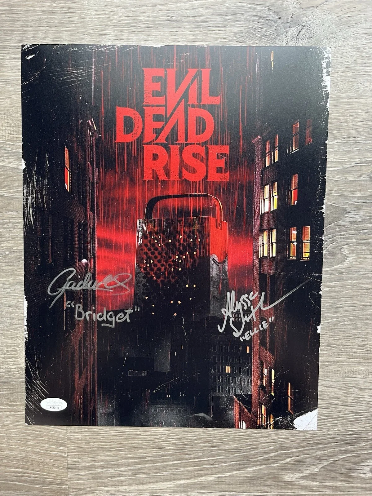 Alyssa Sutherland Gabrielle Echols Signed Evil Dead Rise 11x14 Photo JSA COA, image 2