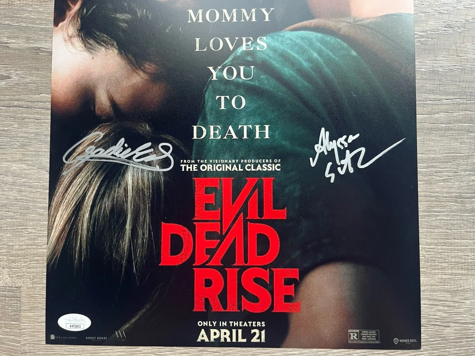 Alyssa Sutherland Gabrielle Echols Signed Evil Dead Rise 11x17 Photo JSA COA, image 3