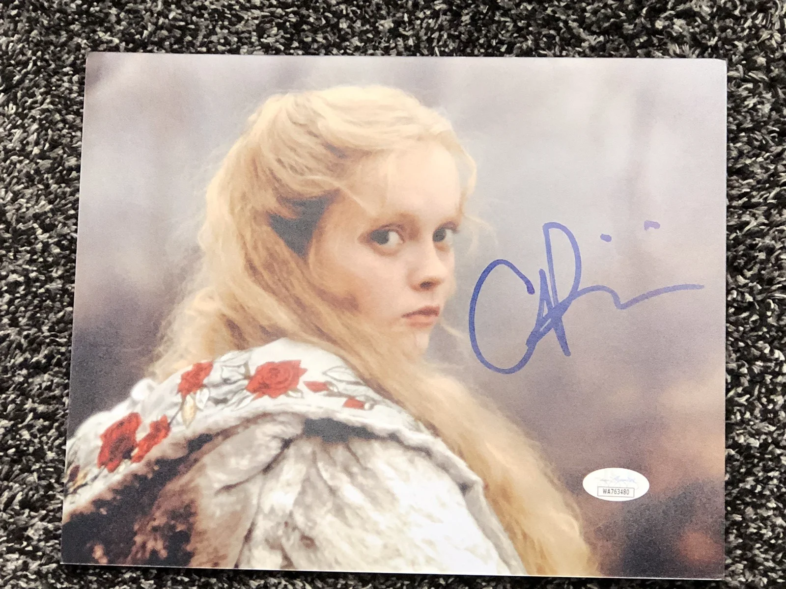 Christina Ricci — CHRISTINA RICCI SIGNED 8X10 SLEEPY HOLLOW MOVIE 1990 AKA KATRINA VAN TASSEL JSA