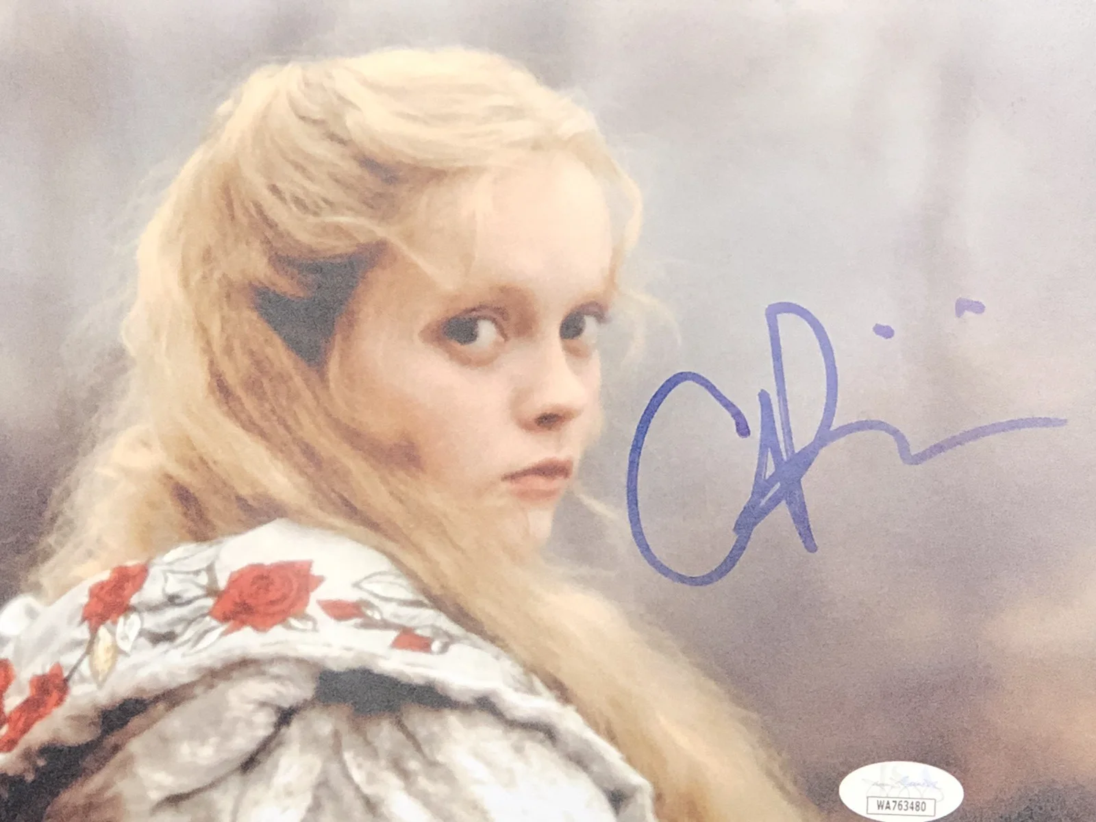 Christina Ricci — CHRISTINA RICCI SIGNED 8X10 SLEEPY HOLLOW MOVIE 1990 AKA KATRINA VAN TASSEL JSA, изображение 2