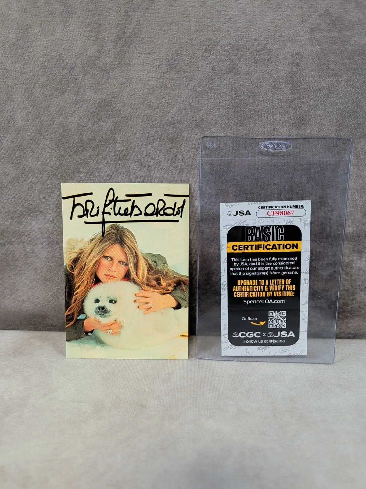 Brigitte Bardot — BRIGITTE BARDOT - PICTURE with seal POST CARD SIGNED - JSA, image 2