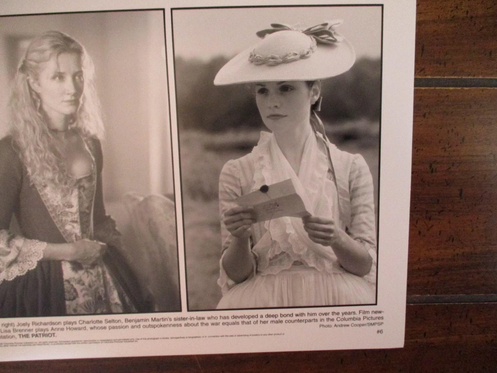 Joely Richardson/Lisa Brenner(THE PATRIOT)2000 10 x 8 Black & White Press Photo, изображение 3