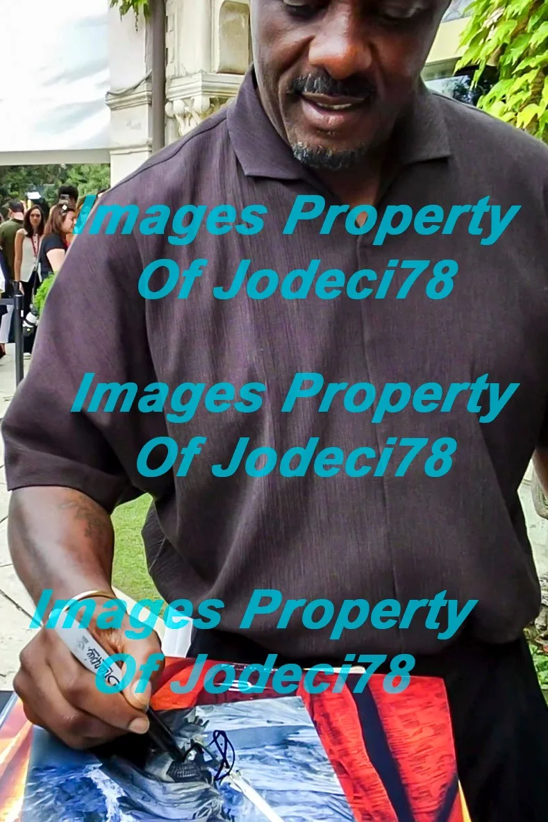 Idris Elba — Idris Elba Signed Autographed THOR RAGNAROK Heimdall 8x10 Photo EXACT Proof ACOA, изображение 3