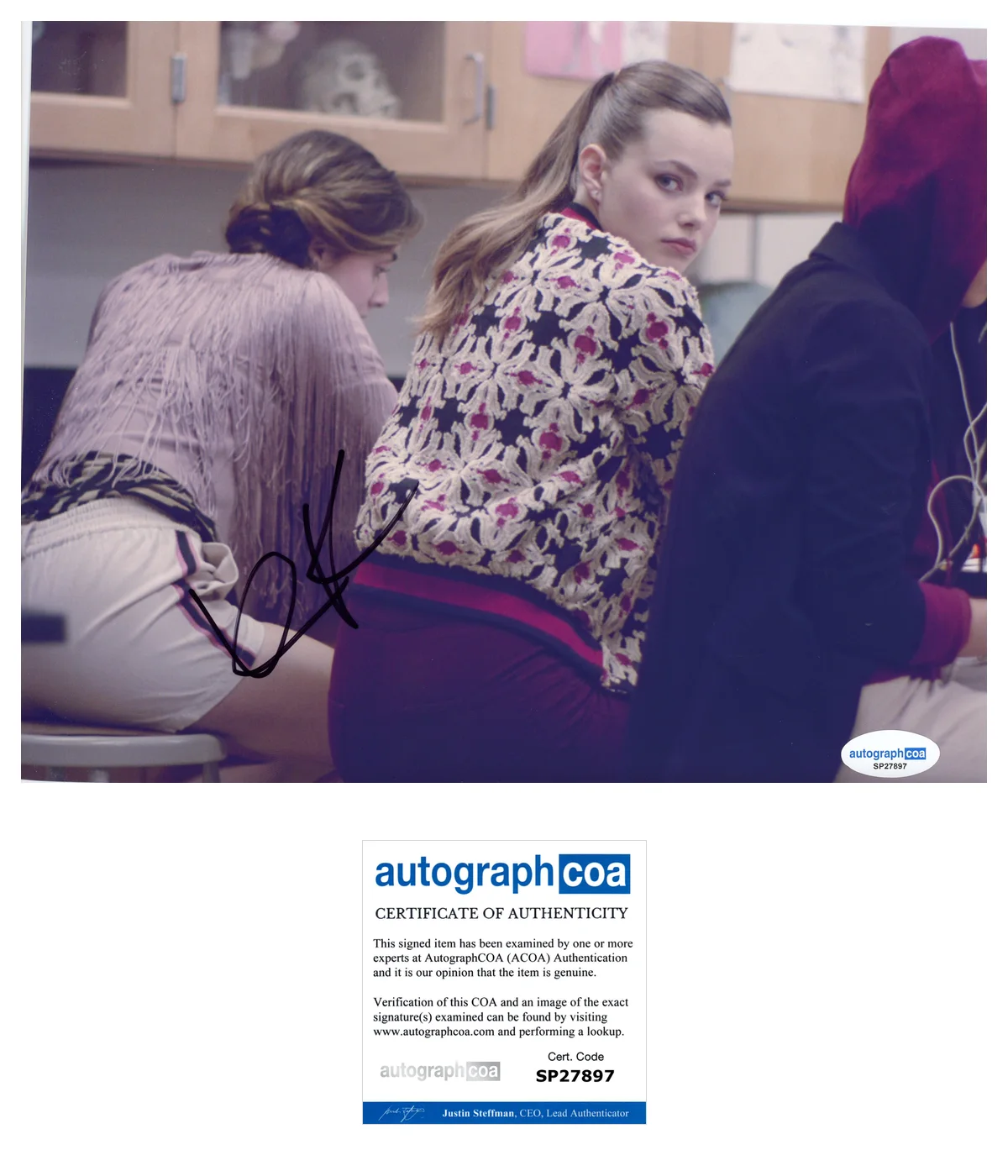Kristine Froseth — Kristine Froseth ‘Sierra Burgess Is A Loser’ Signed 8x10 Photo ‘Veronica’ ACOA