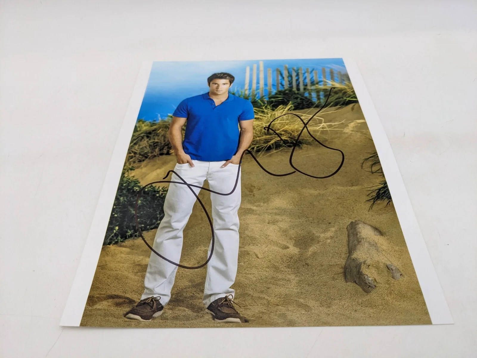 Josh Bowman "Revenge" AUTOGRAPH Signed 8x10 Photo, image 2