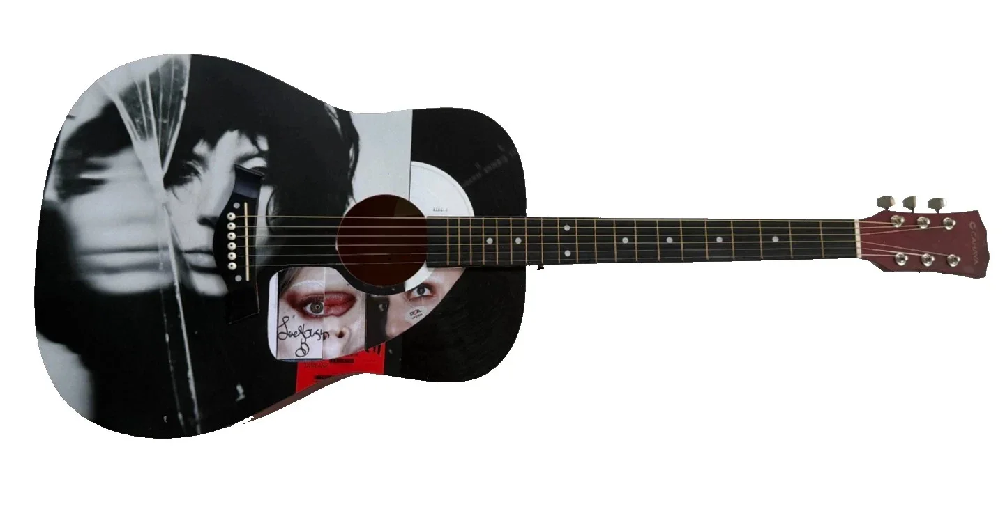 ❤️ LADY GAGA SIGNED CUSTOM FULL SIZE MAYHEM ALBUM ACOUSTIC GUITAR PSA/DNA, image 3